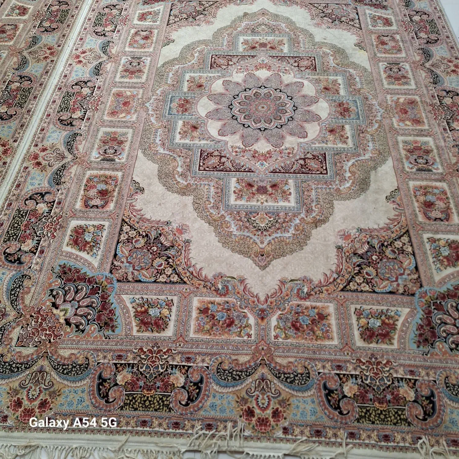 فرش۹متری ۱۲۰۰شانه طرح حوض نقره|فرش|شریفآباد, |دیوار