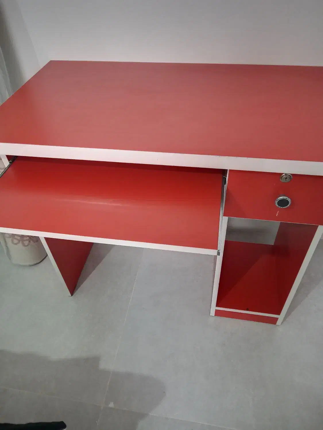 میز کامپیوتر یا تحریر|میز تحریر و کامپیوتر|پاکدشت, پاکدشت (مامازند)|دیوار