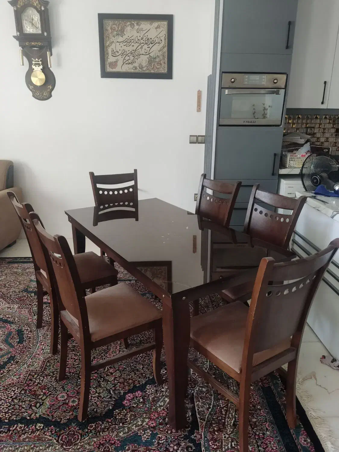 میز صندلی شیشه ای در حد نو|میز و صندلی غذاخوری|کرمان, |دیوار