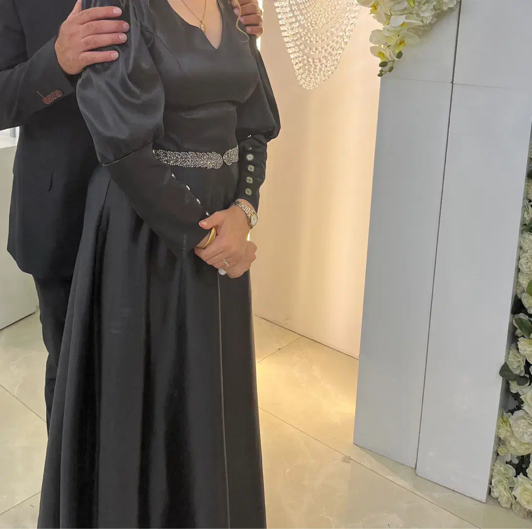 لباس مجلسی|لباس|لاهیجان, امیرشهید|دیوار