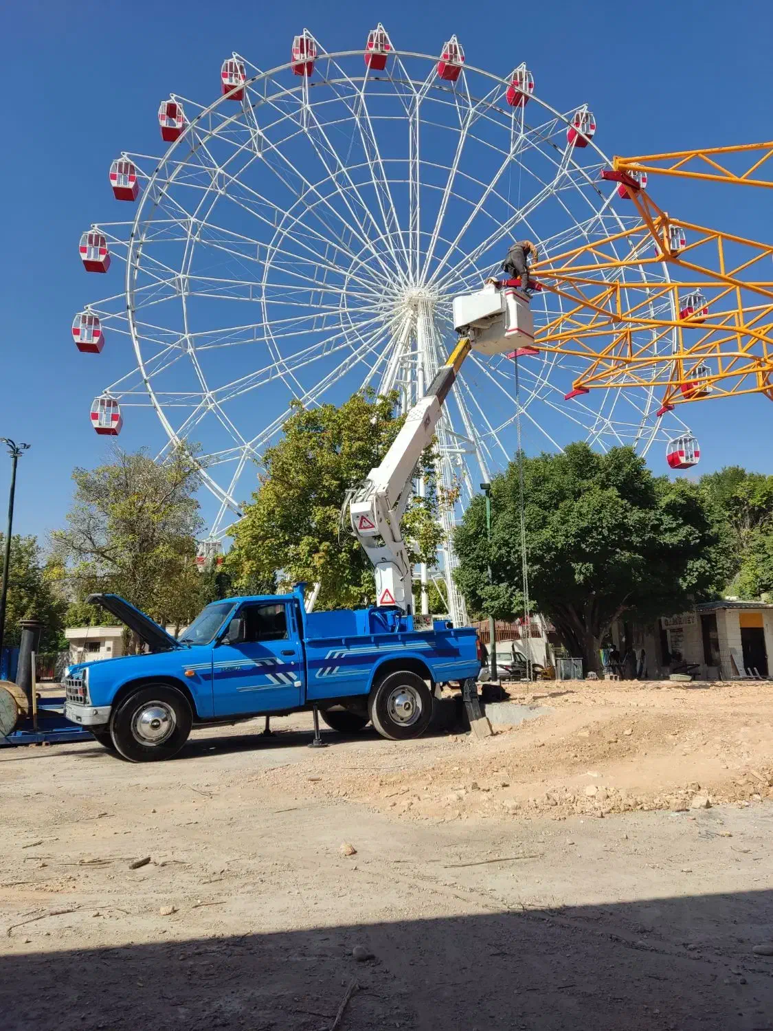 نیسان بالابر.جرثقیل . ارتفاع|خدمات حمل و نقل|شیراز, ترمینال باربری|دیوار