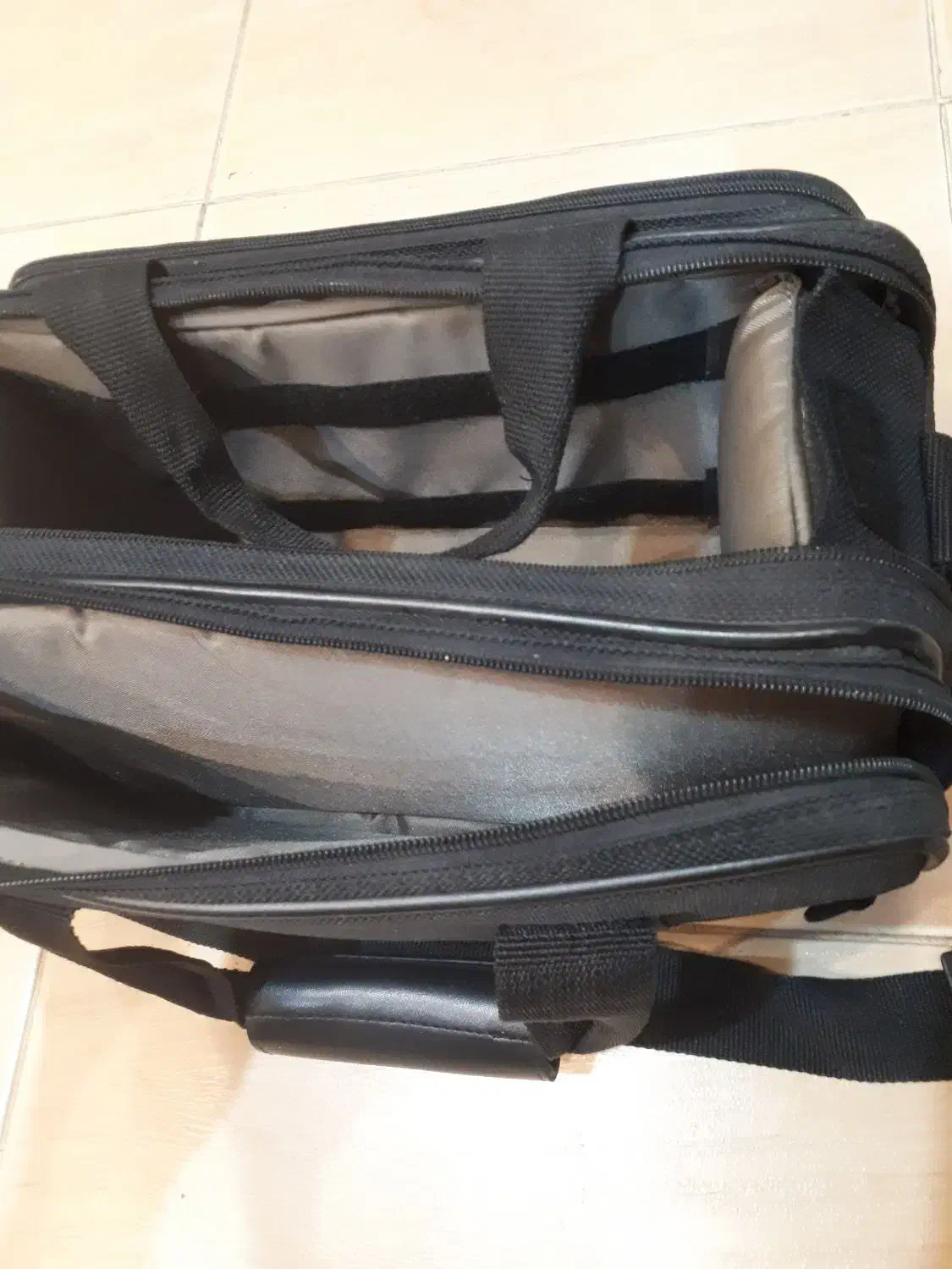 با سلام یک عدد کیف دوربین سالم به فروش میرسد|دوربین عکاسی و فیلمبرداری|اصفهان, شاهزید|دیوار