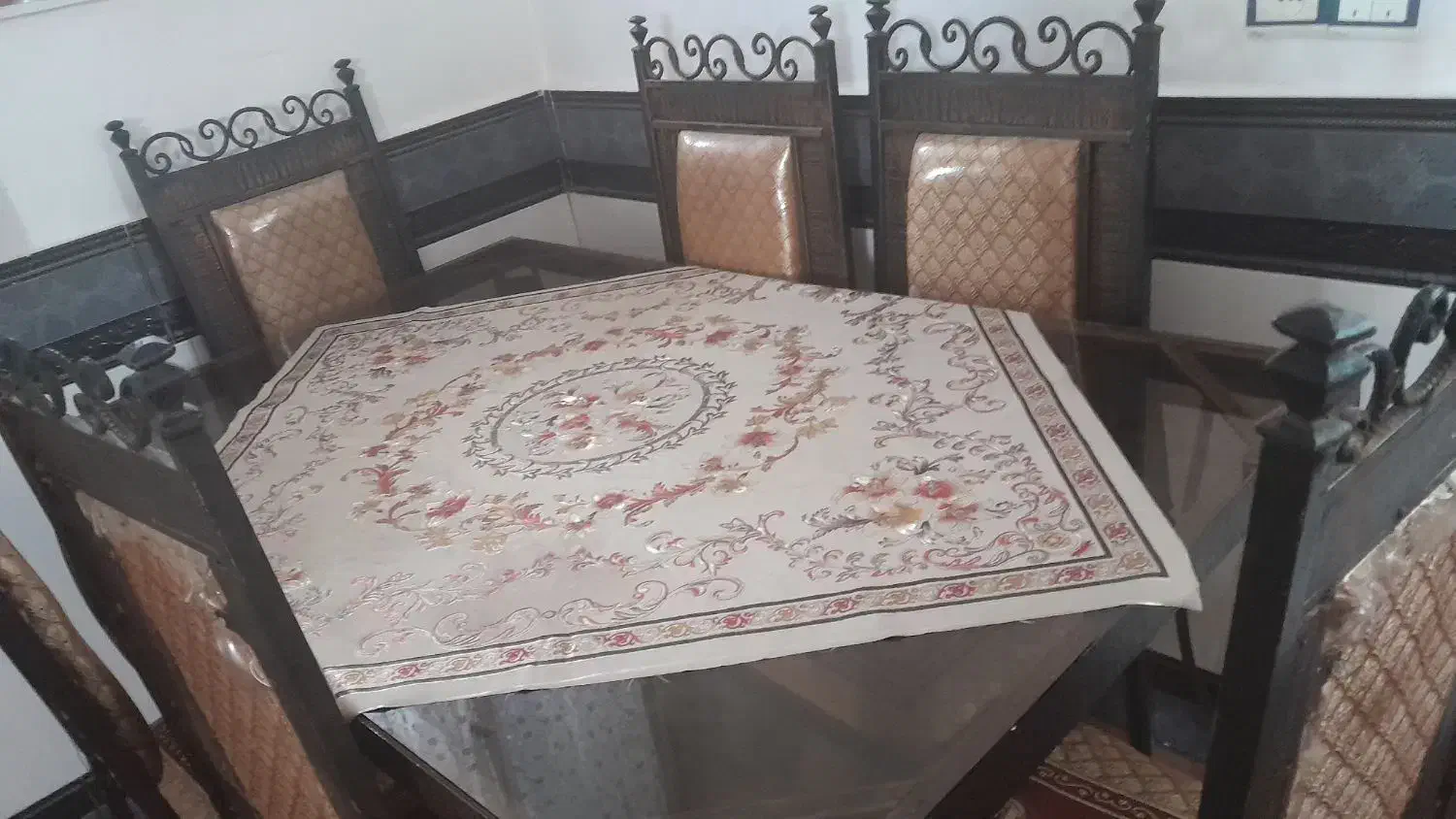 میز نهار خوری|میز و صندلی غذاخوری|بروجرد, |دیوار