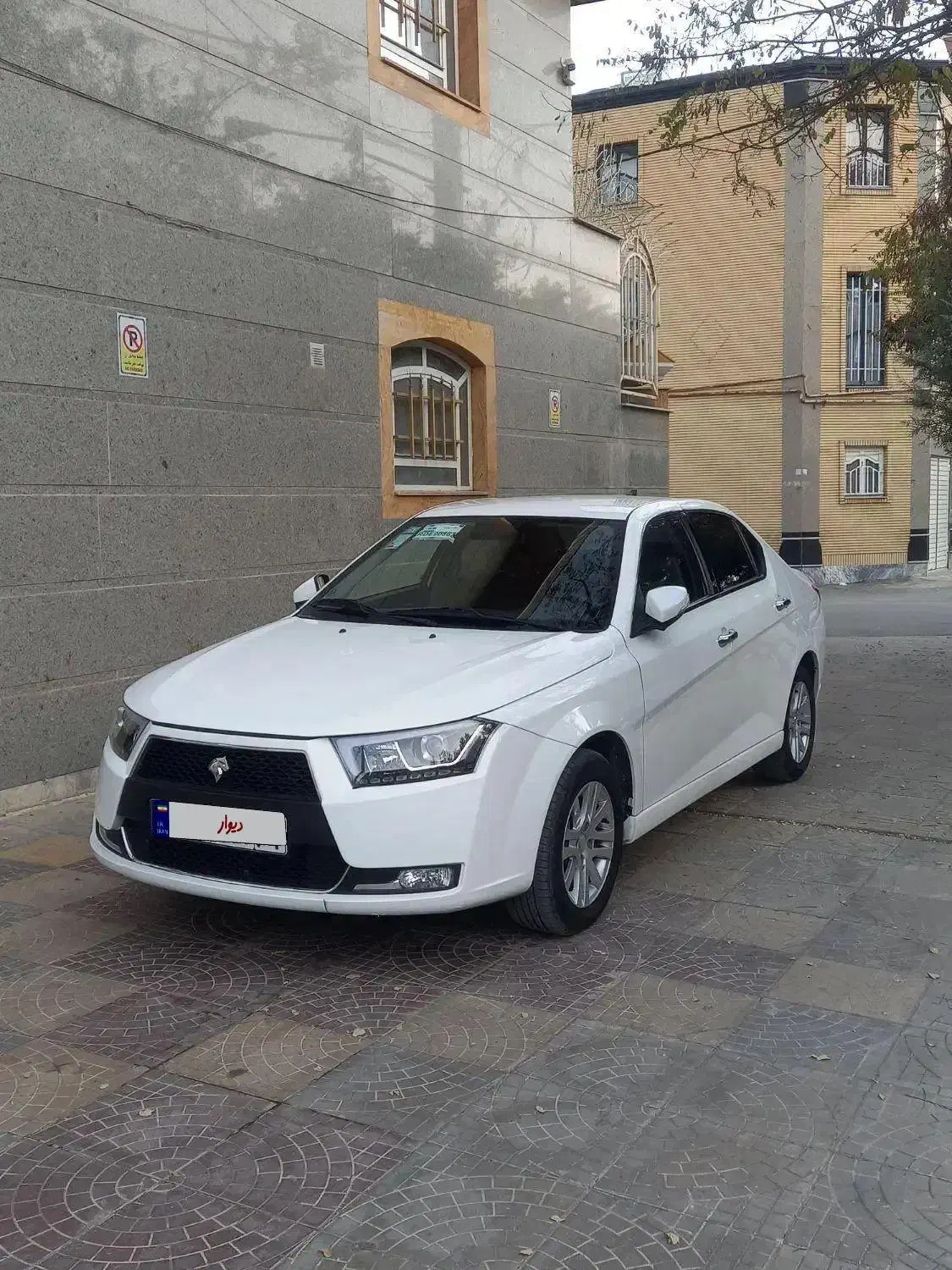 دنا پلاس 6دنده 1403|خودرو سواری و وانت|بروجرد, |دیوار