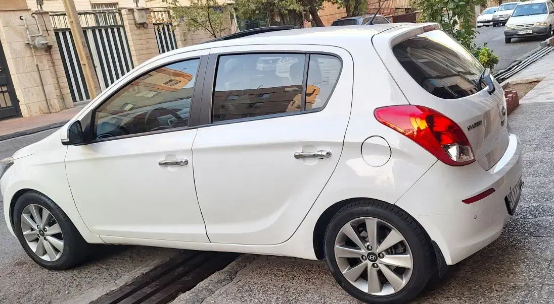 i20 هیوندا 2015|خودرو سواری و وانت|تهران, آجودانیه|دیوار