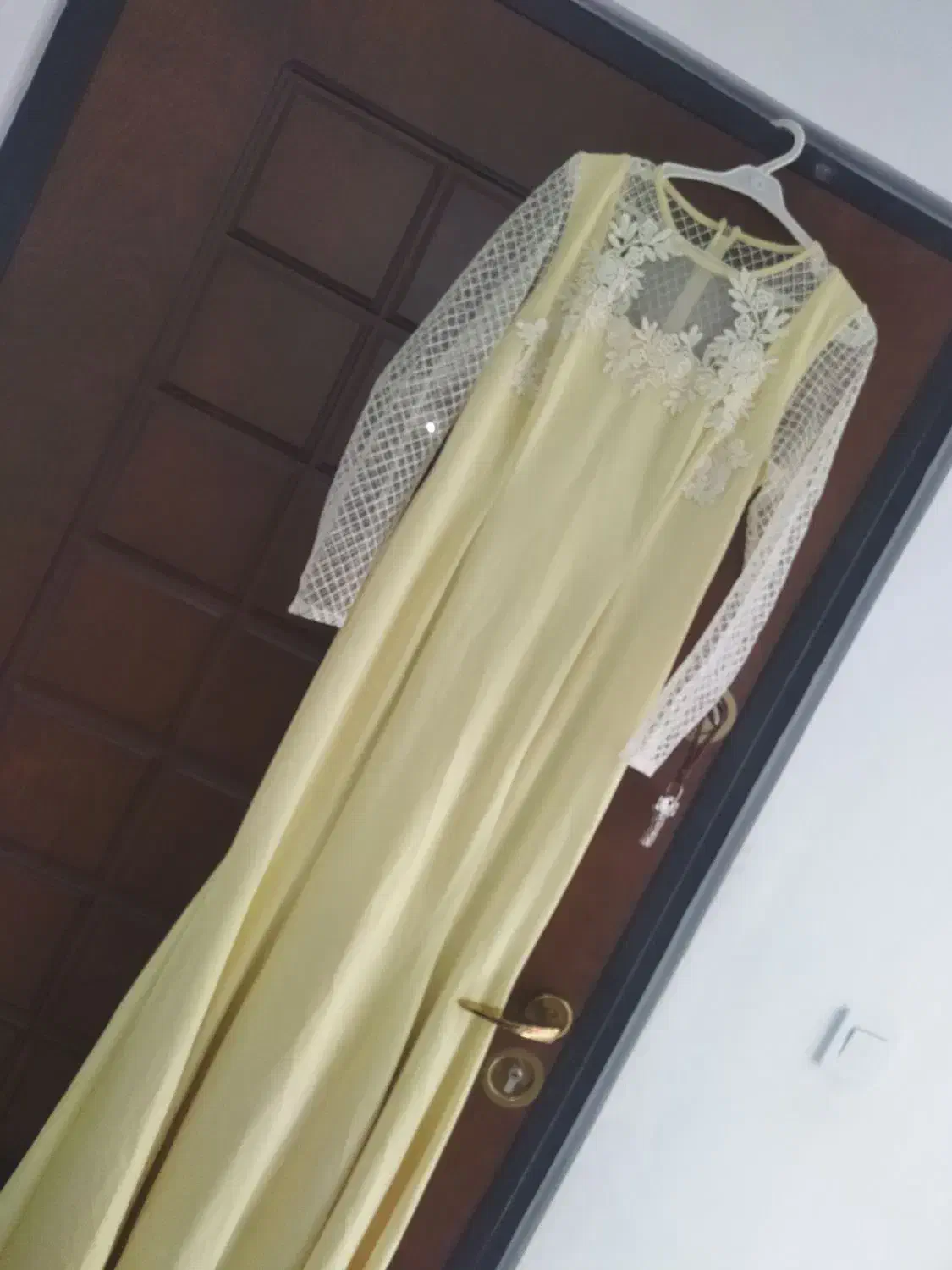 دو پیراهن مجلسی|لباس|چالوس, |دیوار