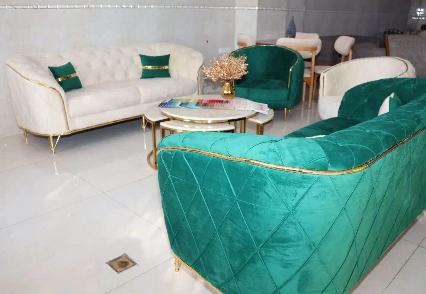 مبل هفت نفره با رنگ ترکیبی شیک//|مبلمان خانگی و میز عسلی|ساوه, |دیوار