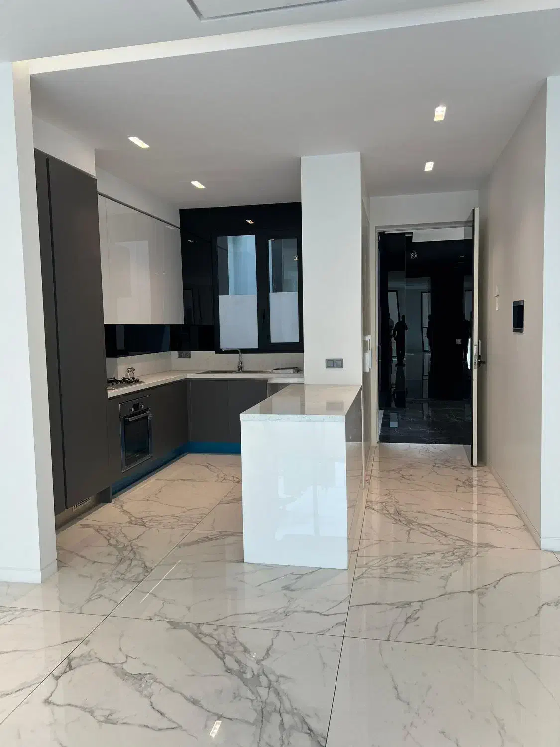 تاپ لوکیشن فرشته ۱۰۰متر مدرن نوساز