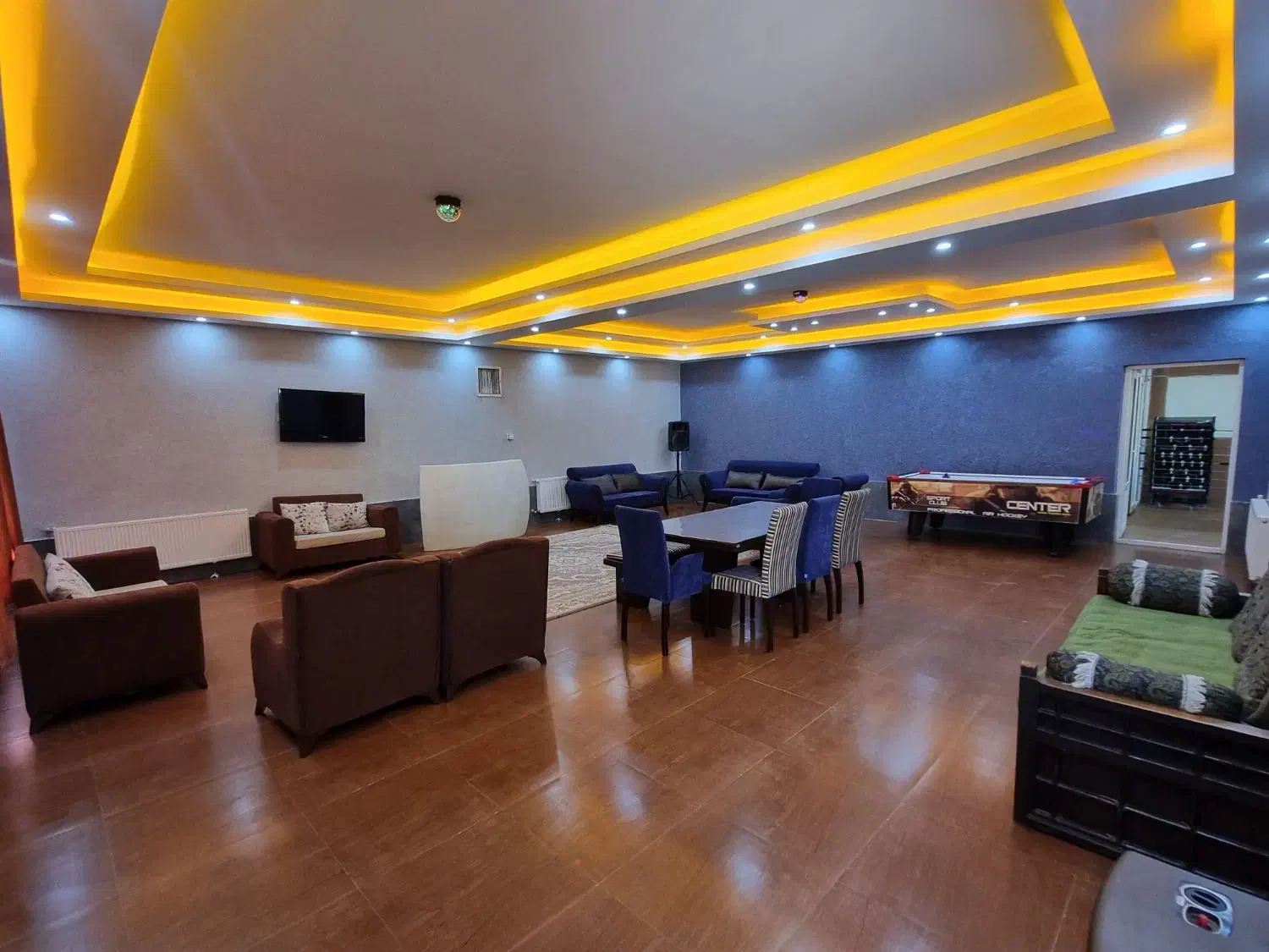 اجاره روزانه ویلا استخر با آب گرم|اجارهٔ کوتاه‌مدت ویلا و باغ|محمدشهر, عباس آباد|دیوار