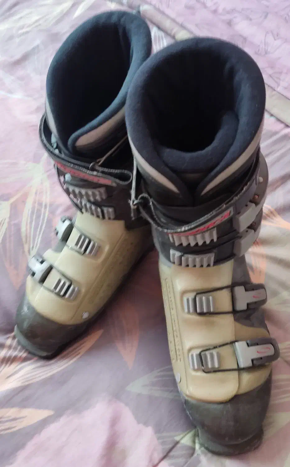 لباس و کفش اسکی|ورزش‌های زمستانی|مشهد, شهرآرا|دیوار