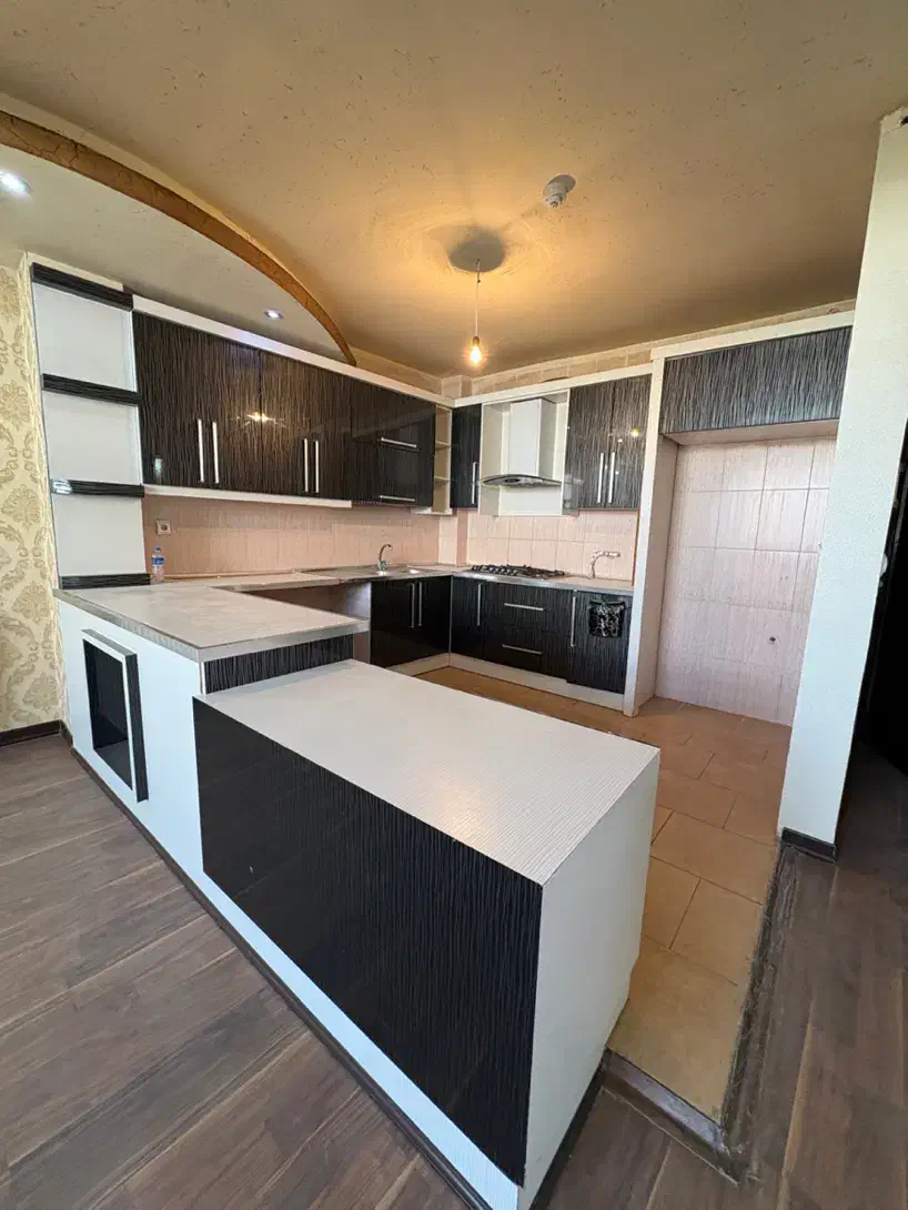 فردوسی ۸۵متر سه طرف نورفول کم واحد|فروش آپارتمان|شاهین‌شهر, فردوسی|دیوار