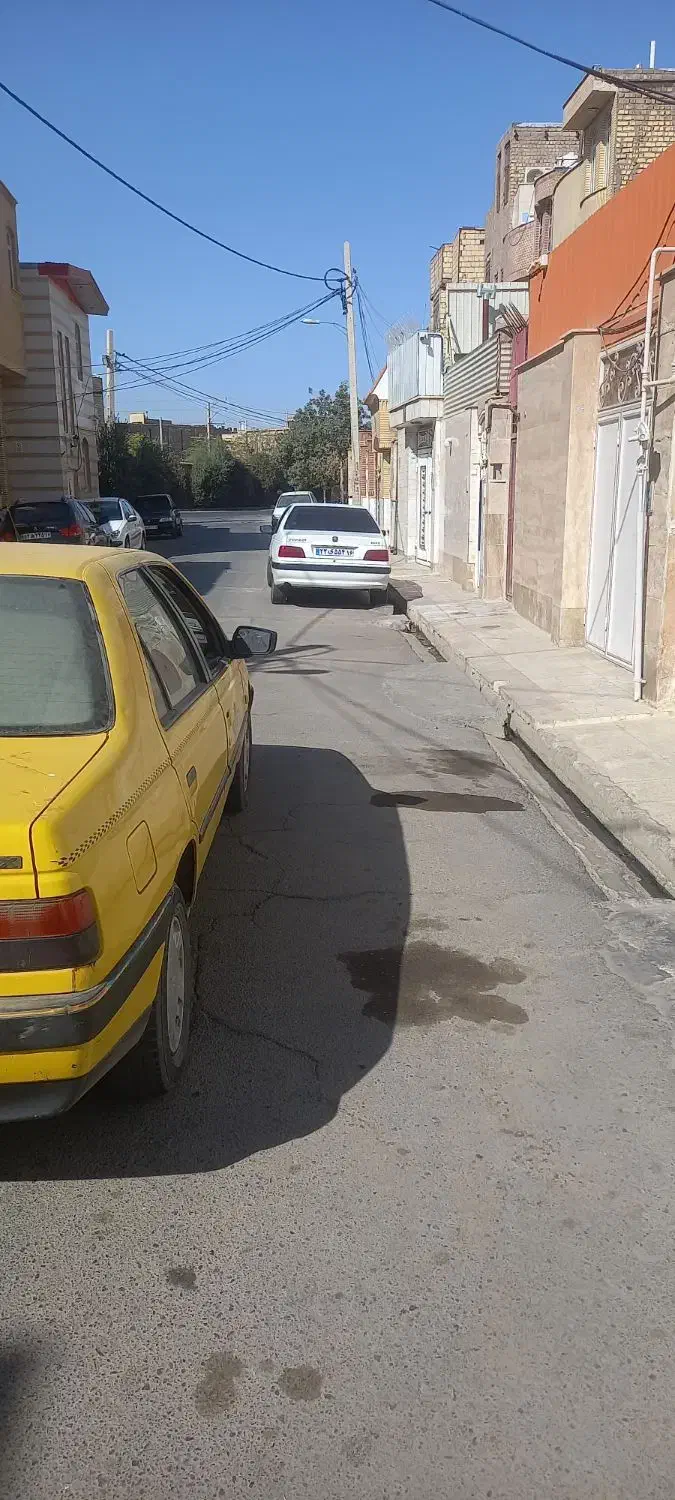 تاکسی پژو گردشی و بدون رنگ|خودرو سواری و وانت|قم, شهرک خودرو|دیوار