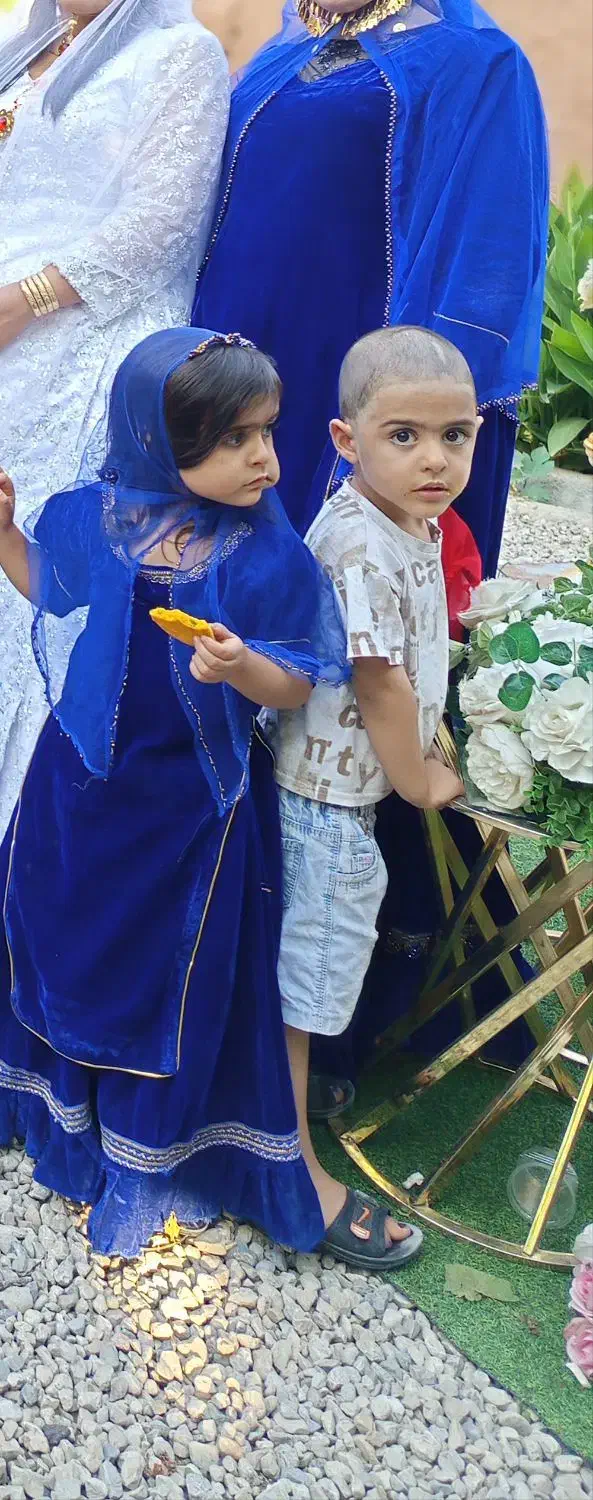 دوست لباس یازده متر مخمل متری پانصد|کفش و لباس بچه|یاسوج, |دیوار