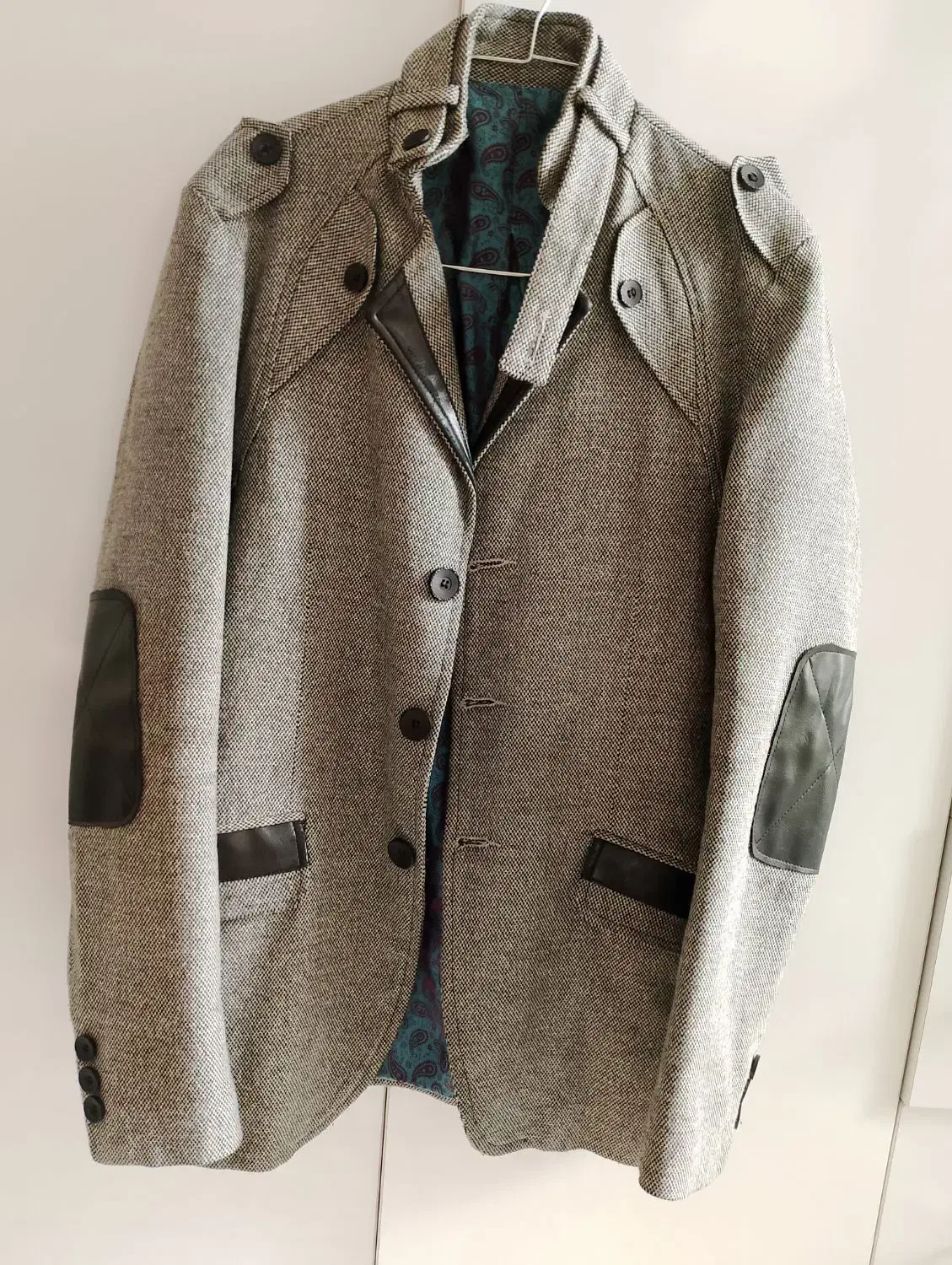 کت تک|لباس|تهران, شهید رجایی|دیوار