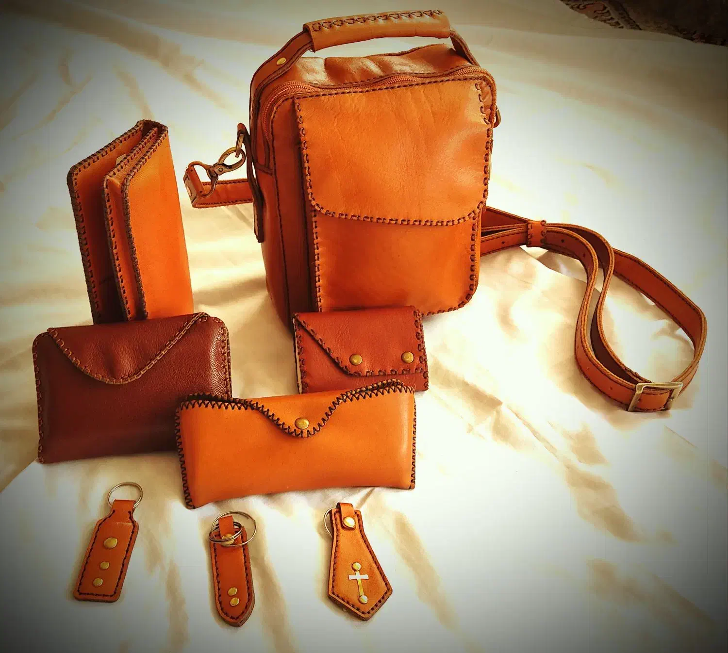 کیف رودوشی چرم گاوی|کیف، کفش، کمربند|شاهین‌شهر, خانه کارگر|دیوار