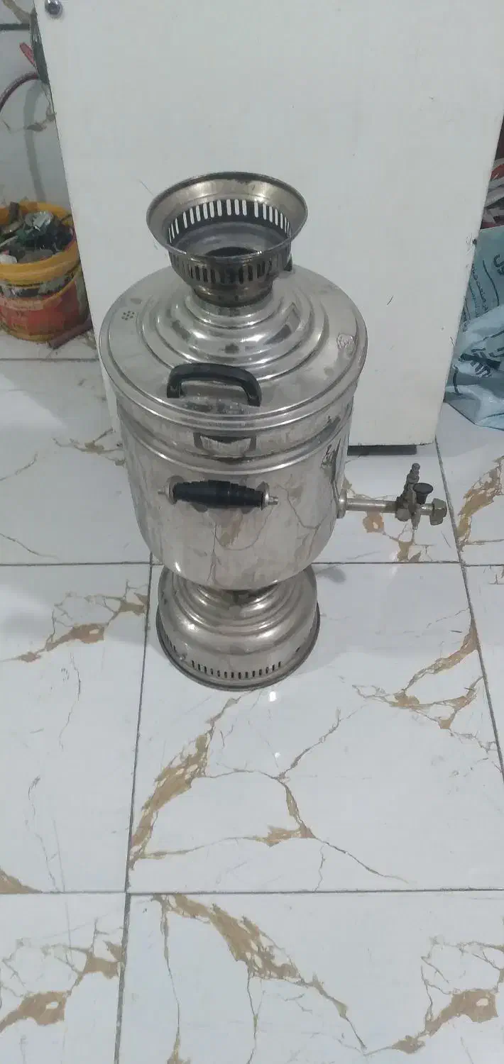 سماور بزرگ برنجی|سماور، چای‌ساز، قهوه‌ساز|اقبالیه, |دیوار