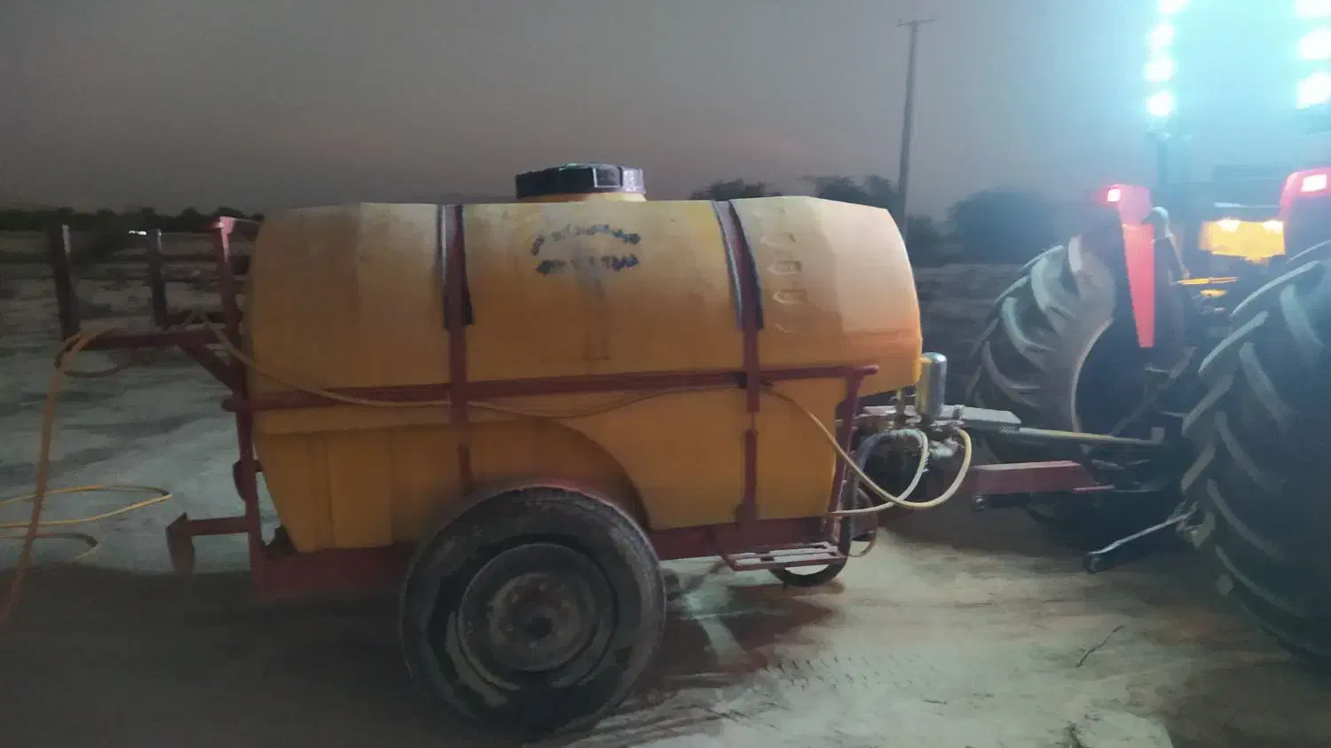 سمپاش ۲۰۰۰ لیتری پمپ ۱۵۰|ماشینآلات صنعتی|شیراز, داریون|دیوار