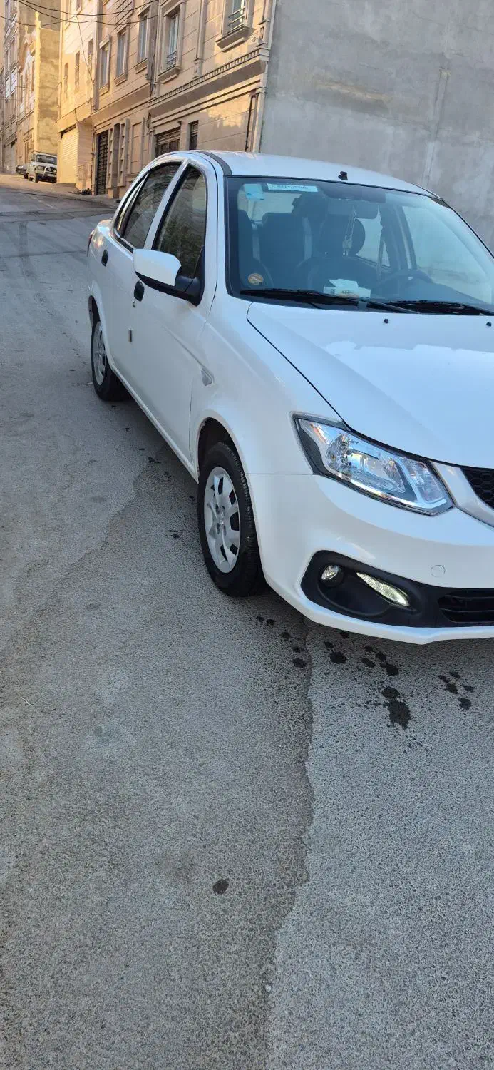 ساینا در حد صفر|خودرو سواری و وانت|بروجرد, |دیوار