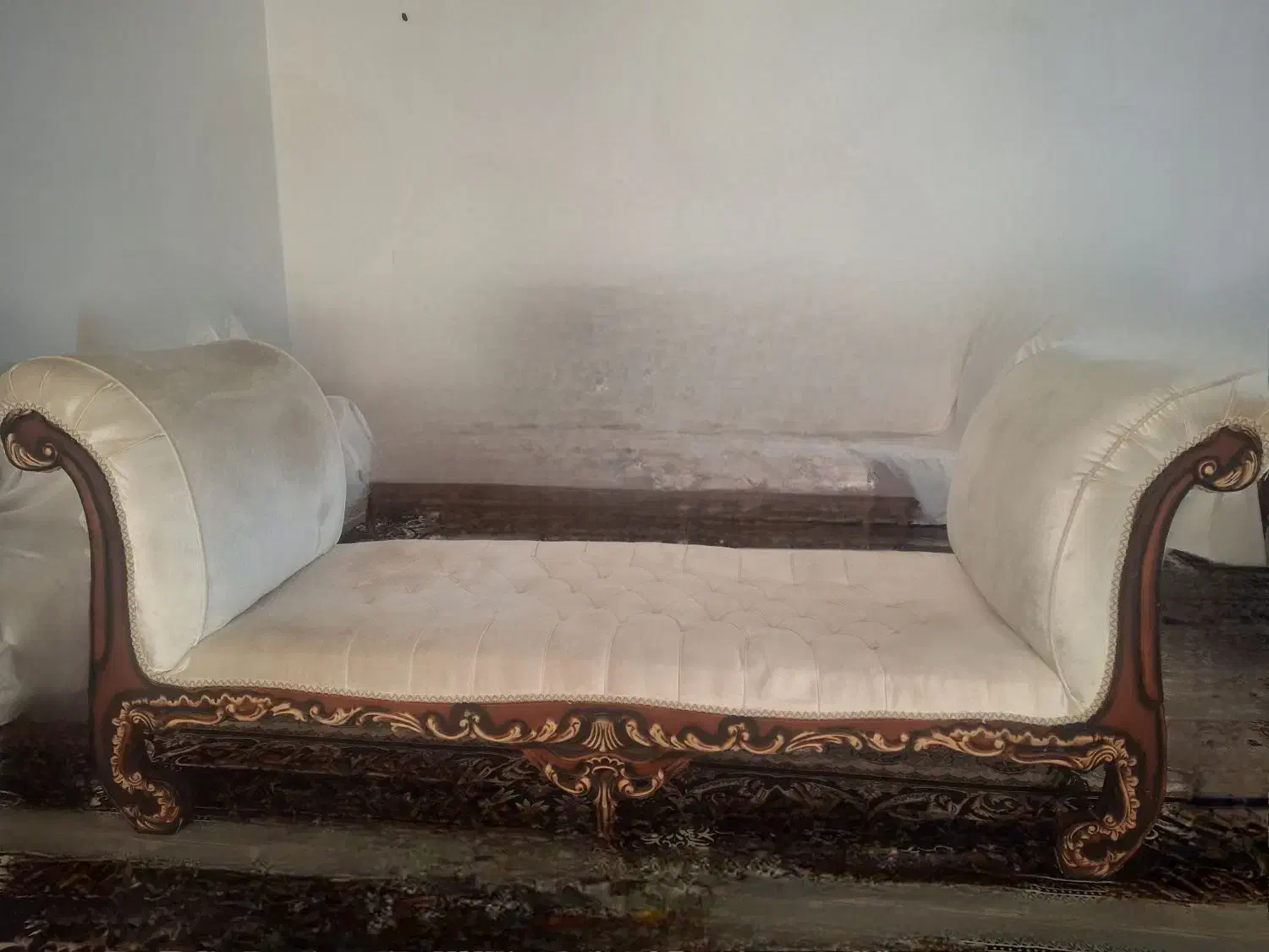 یک عدد شزلون|مبلمان خانگی و میز عسلی|چاراویماق, |دیوار