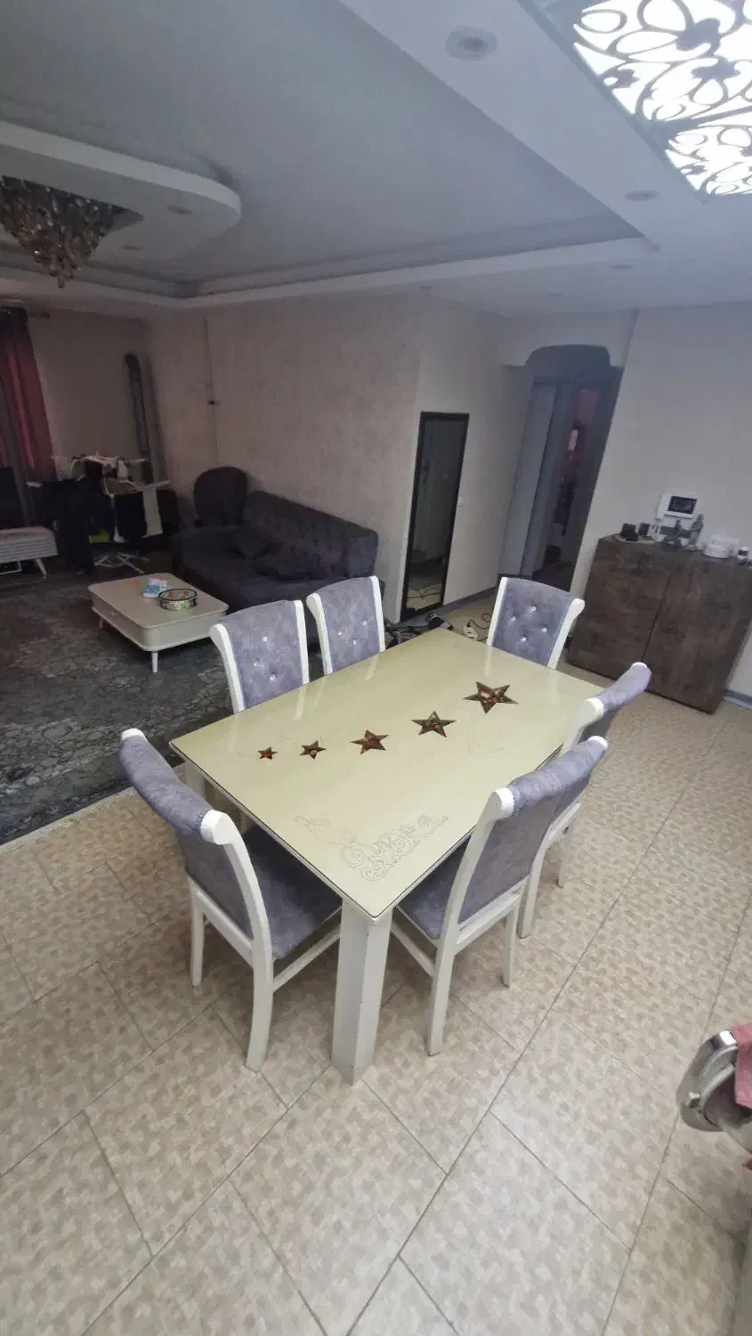 میز ناهار خوری ۶ نفره کاملا سالم|میز و صندلی غذاخوری|بندر انزلی, کوی واحدی|دیوار