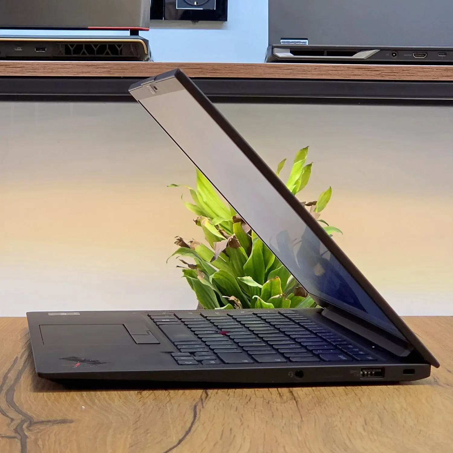 لپتاپ Lenovo X1 Carbon / فوقالعاده سبک و قدرتمند|رایانه همراه|مشهد, ارشاد|دیوار