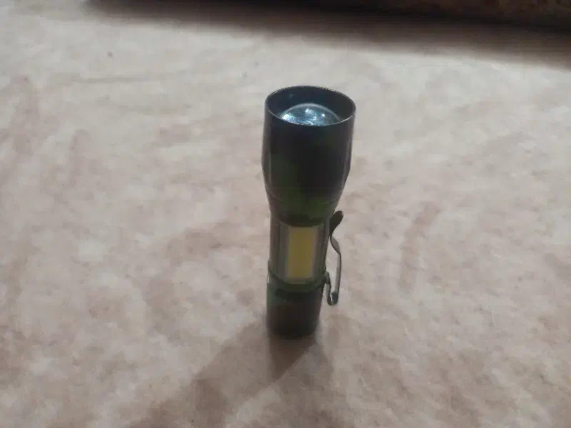 چراغ قوه ی بسیار قوی|لامپ و چراغ|یزد, |دیوار