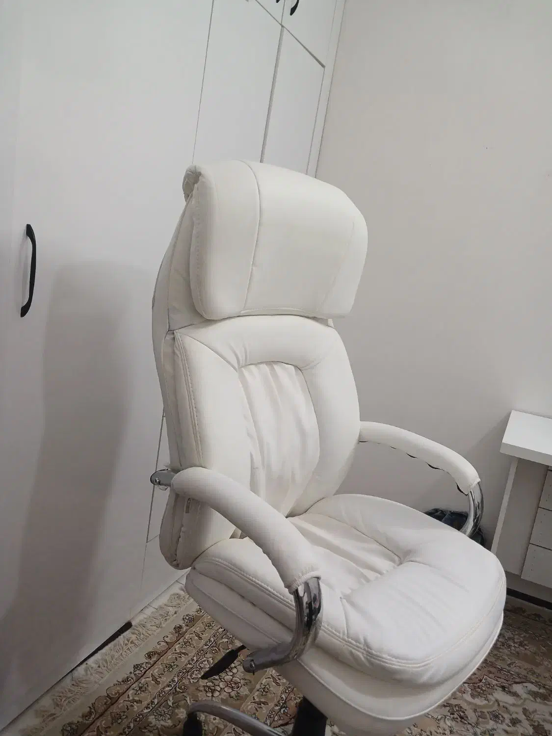 صندلی مدیریت|مبلمان اداری|گلبهار, شهر جدید گلبهار|دیوار