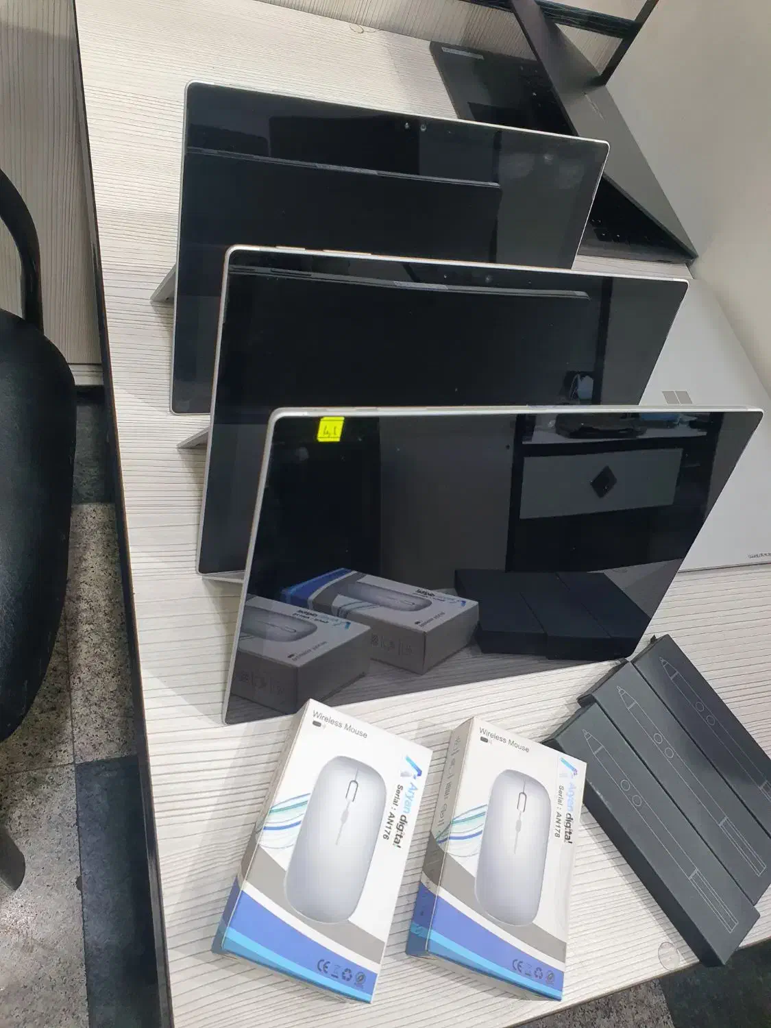 سرفیس پرو مایکروسافت ۵ و ۴  m3 بهمراه قلم و موس|تبلت|تهران, فلسطین (میدان انقلاب)|دیوار