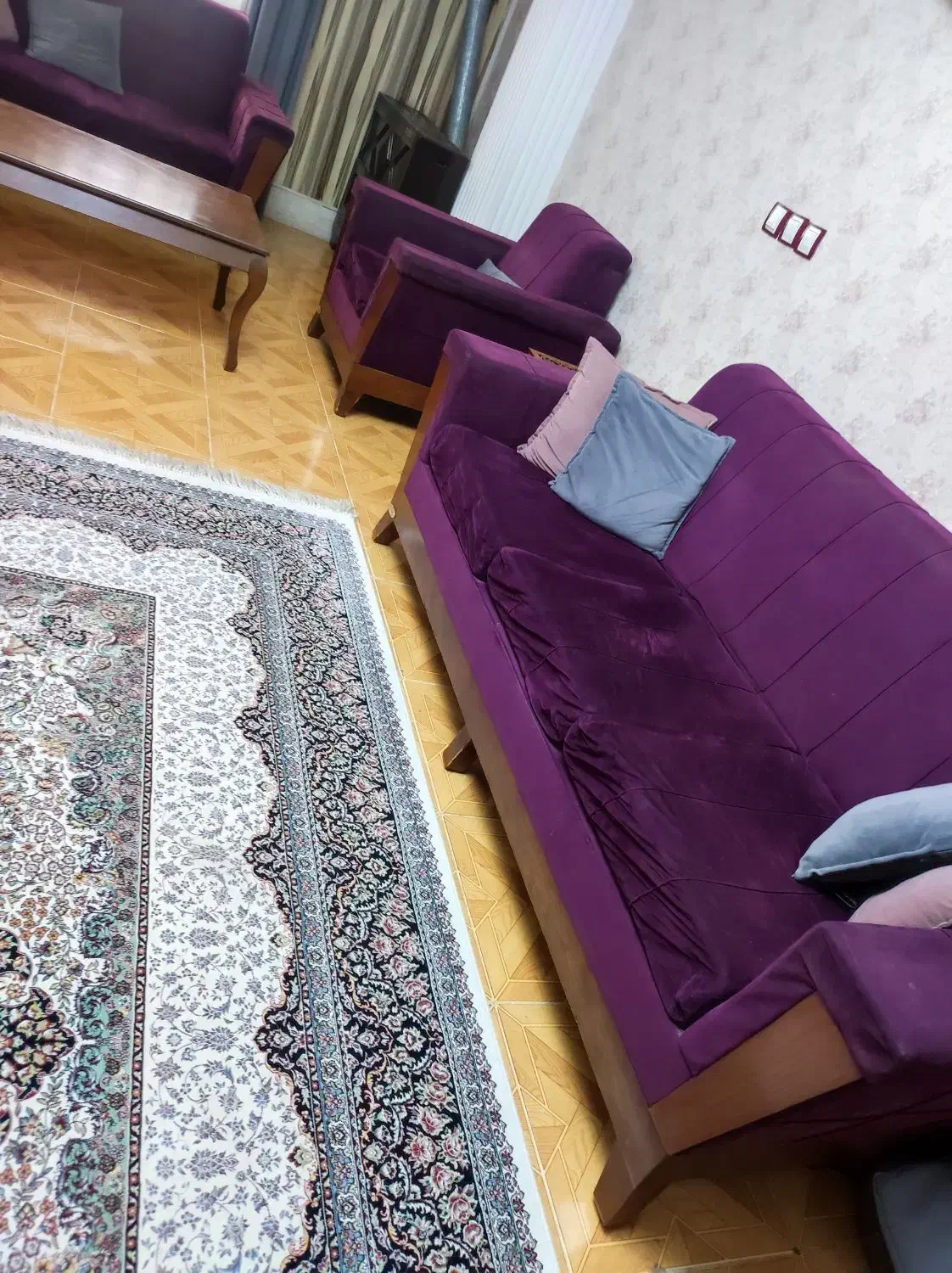 مبل و ناهارخوری دست دوم|مبلمان خانگی و میز عسلی|گوراب زرمیخ, |دیوار