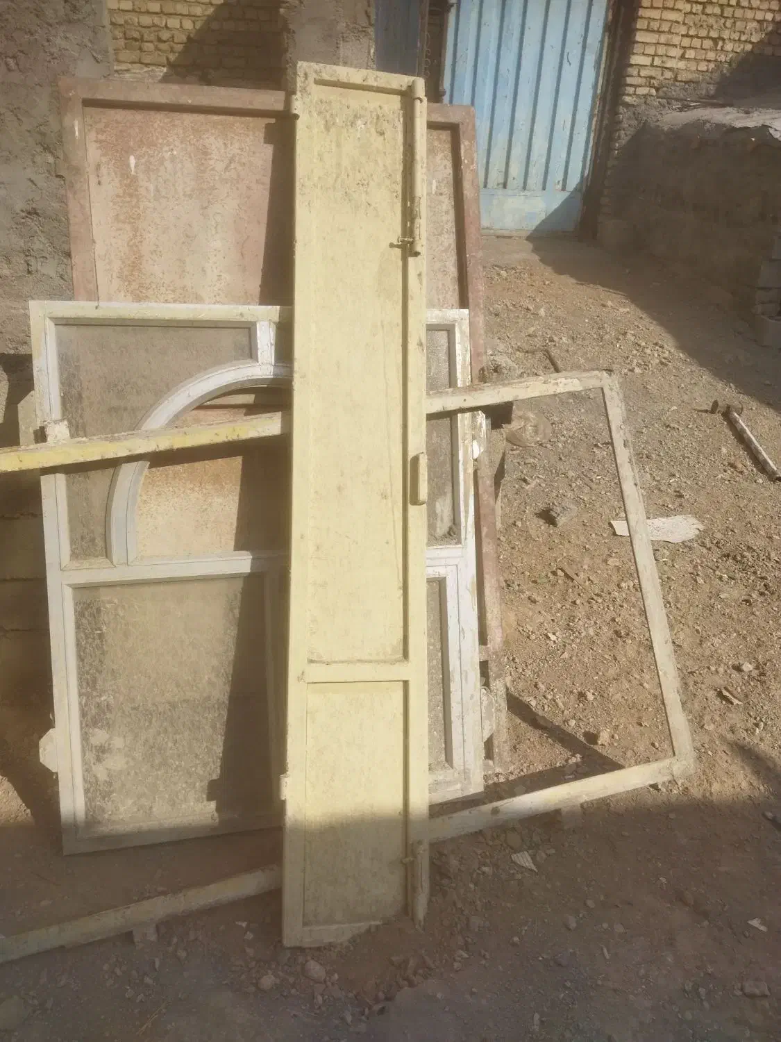 درب وپنجره|مصالح و تجهیزات ساختمان|فلاورجان, |دیوار