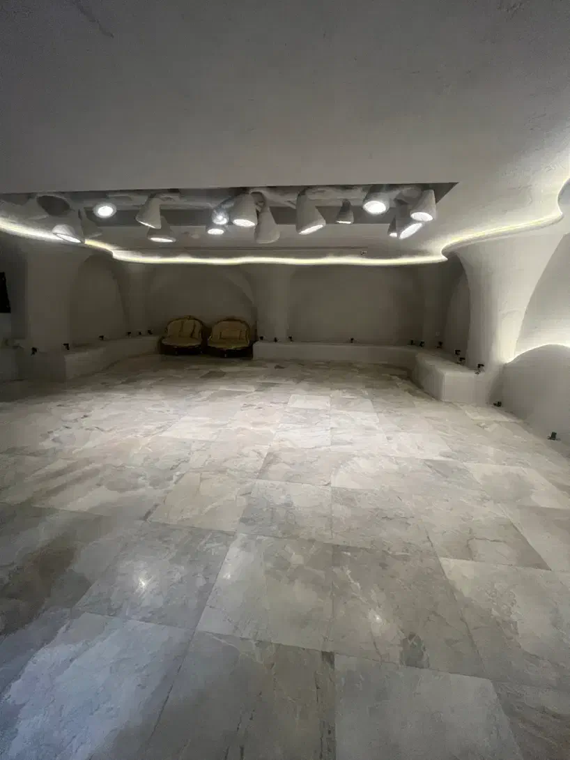 ۱۴۰ متر/۳خواب/تک واحدی/۲ پارکینگ/میدان۷