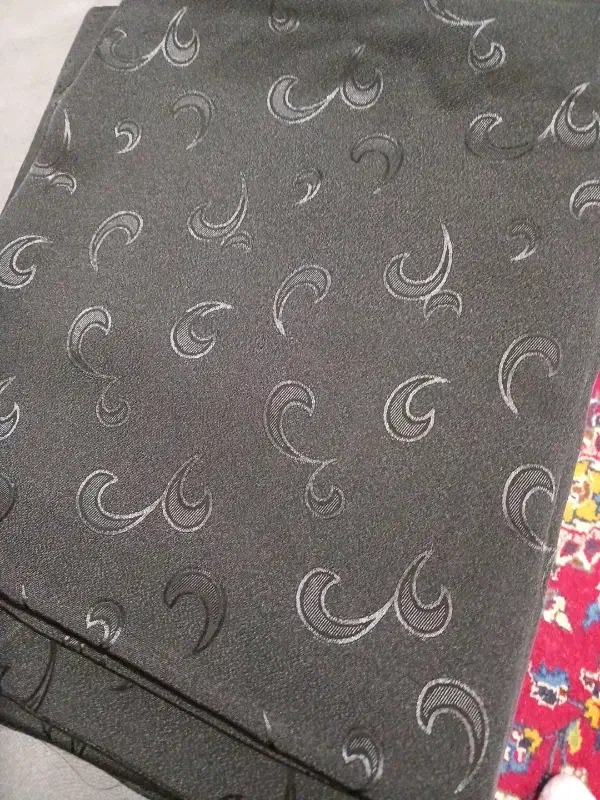 یک قواره چادر مشکی|لباس|فردیس, فردیس|دیوار