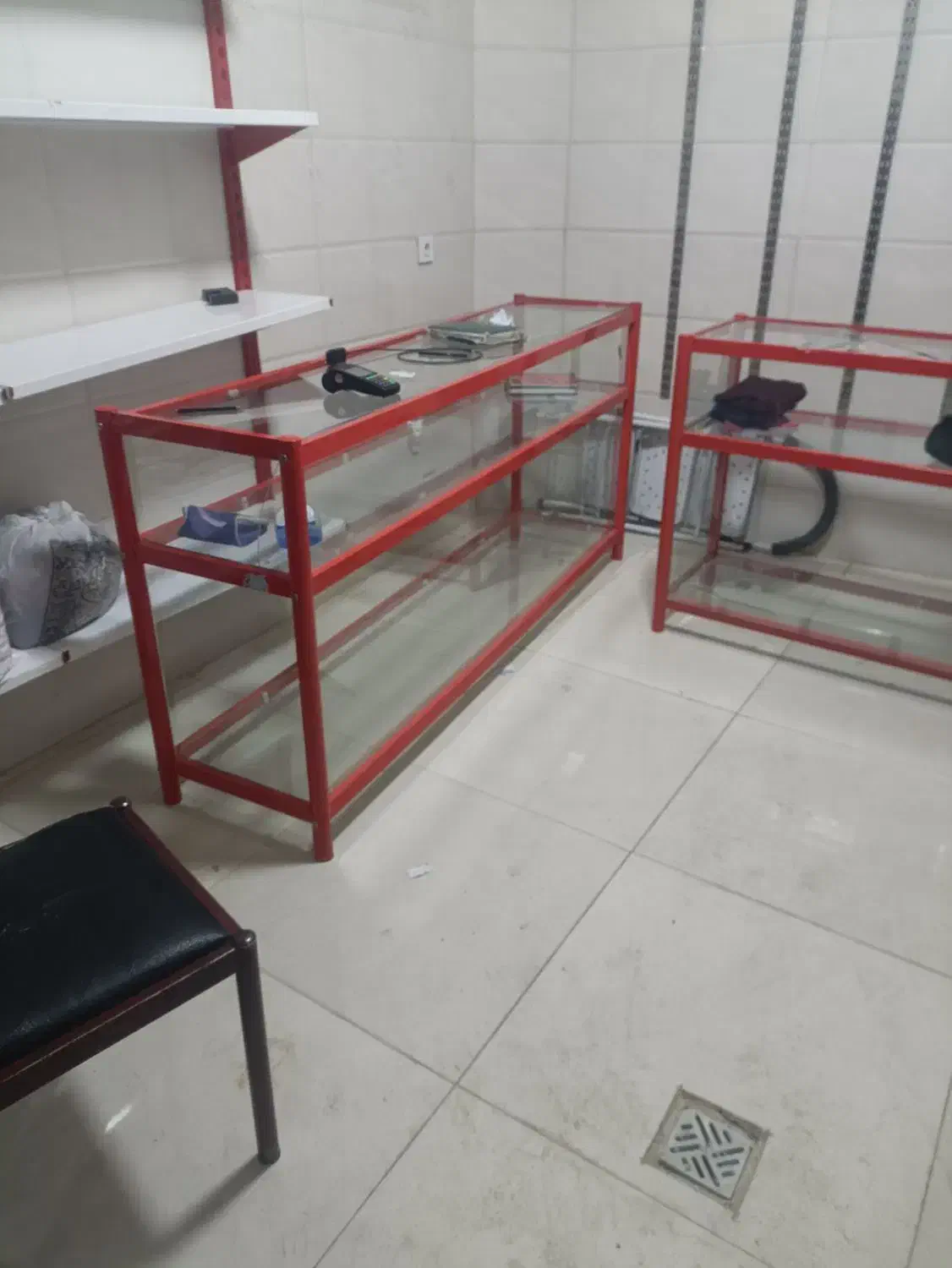 فروش ویترین و قفسه و رخت آویز|فروشگاه و مغازه|دهگلان, |دیوار