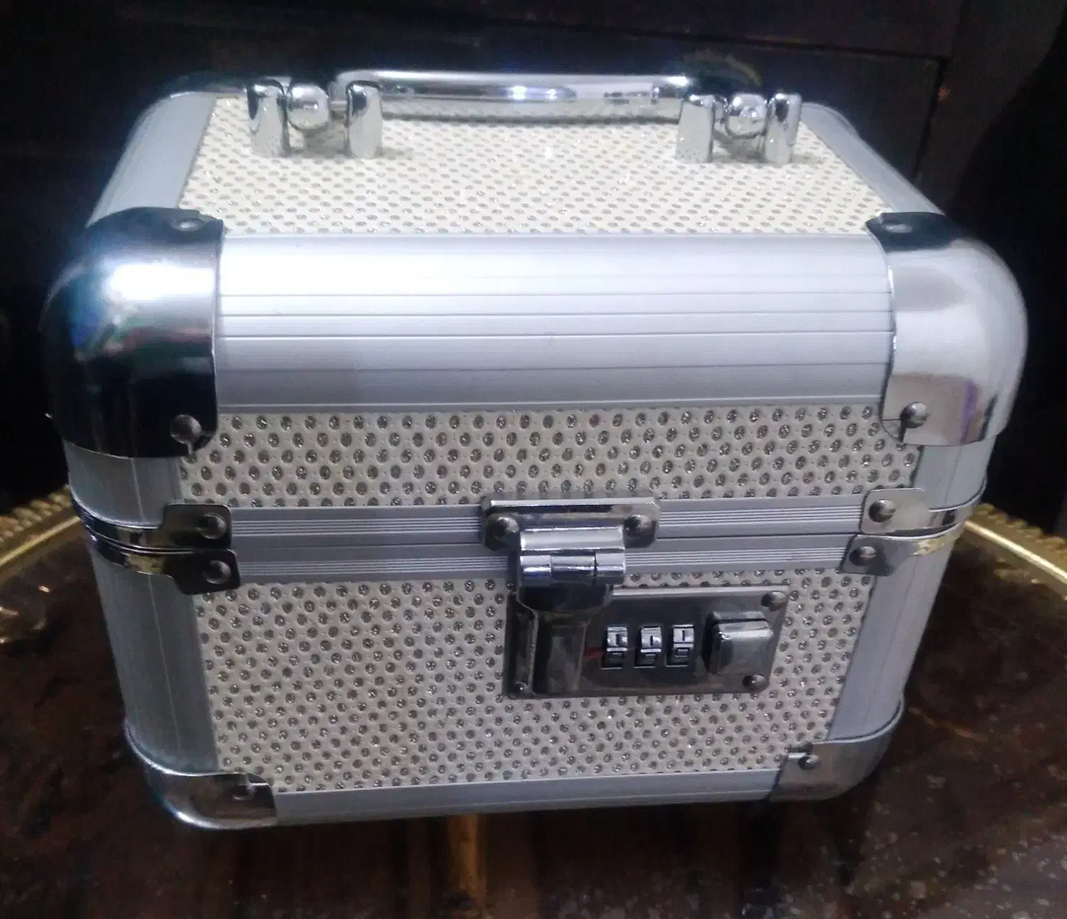 جعبه آرایش|آرایشی، بهداشتی، درمانی|مرند, |دیوار