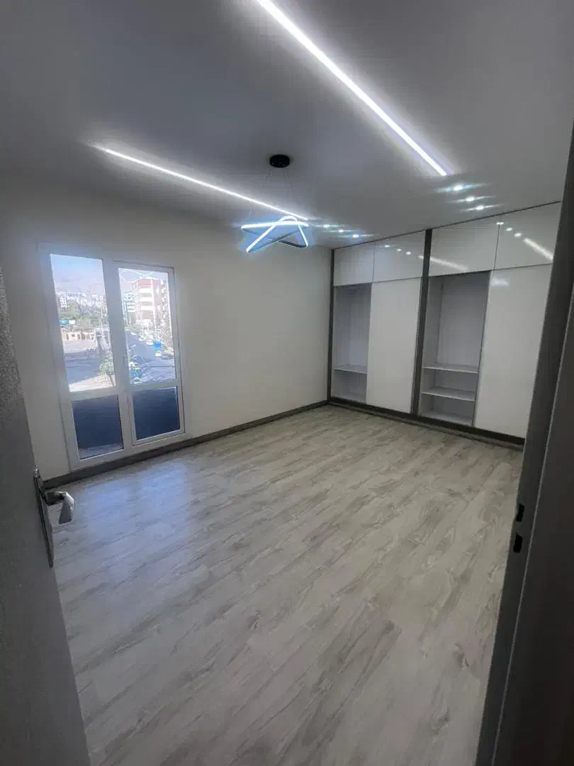 فروش ۱۱۵ متر پارکت لمینت رنگ روشن بسیار شیک درحد|مصالح و تجهیزات ساختمان|تهران, سبلان (لشگر)|دیوار