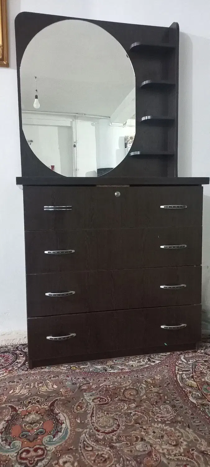 میز آرایش دراور  سالم و جا دار|جاکفشی، کمد، دراور|شیراز, سعدیه جنوبی|دیوار