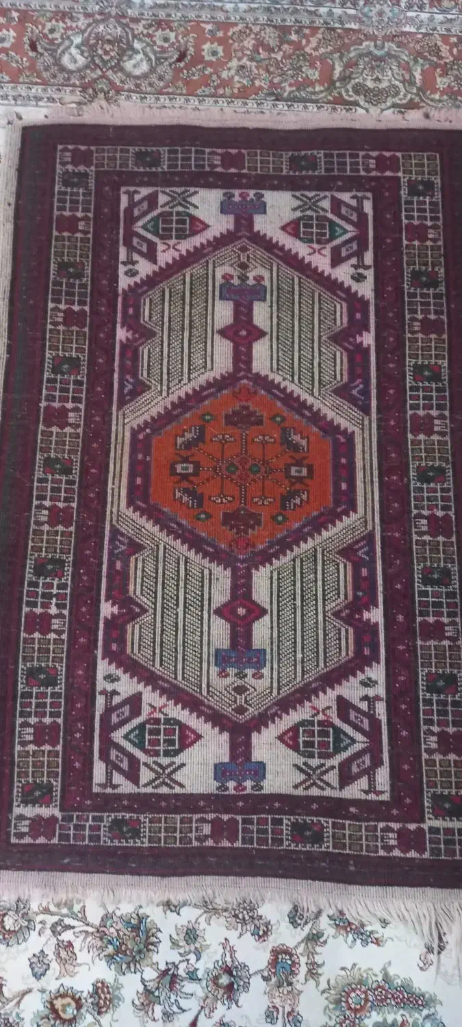 دوعدد فرش دس بافت جنس پشمی|فرش|کرمانشاه, |دیوار