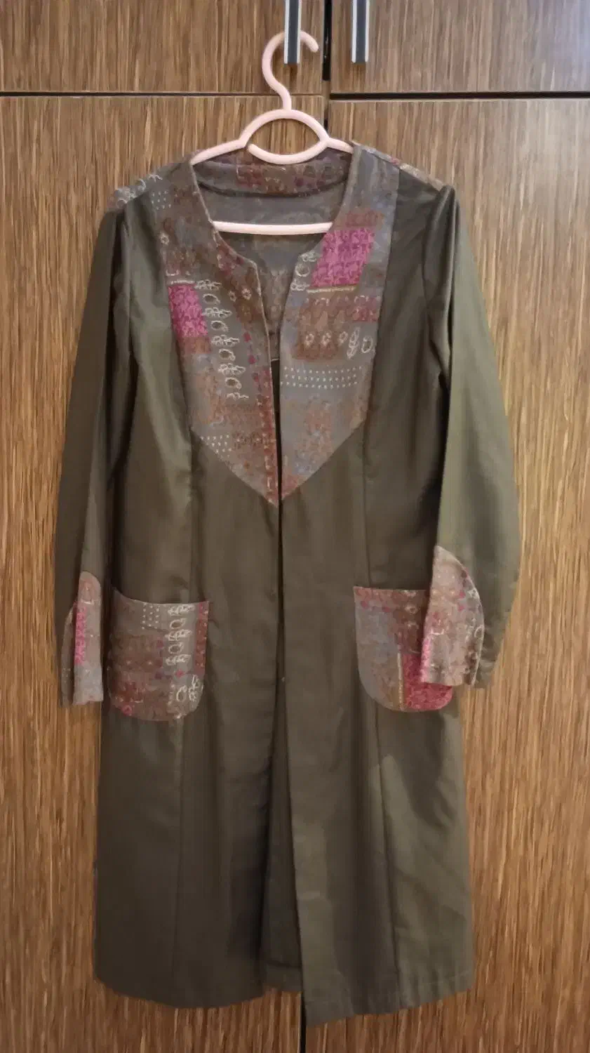 مانتو|لباس|رشت, ساغری سازان|دیوار