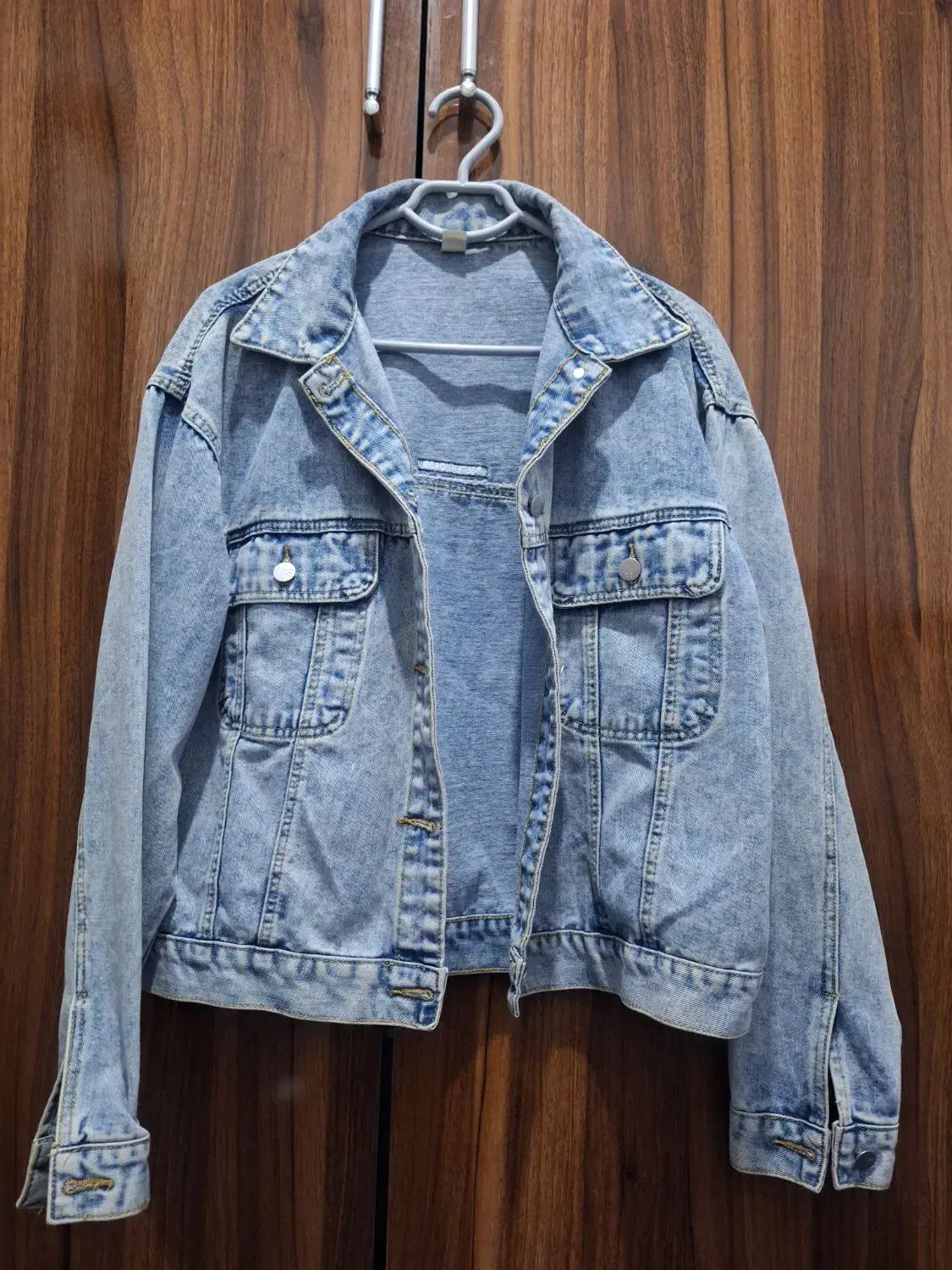 مقداری لباس|لباس|اسلام‌شهر, شهرک سعیدیه|دیوار