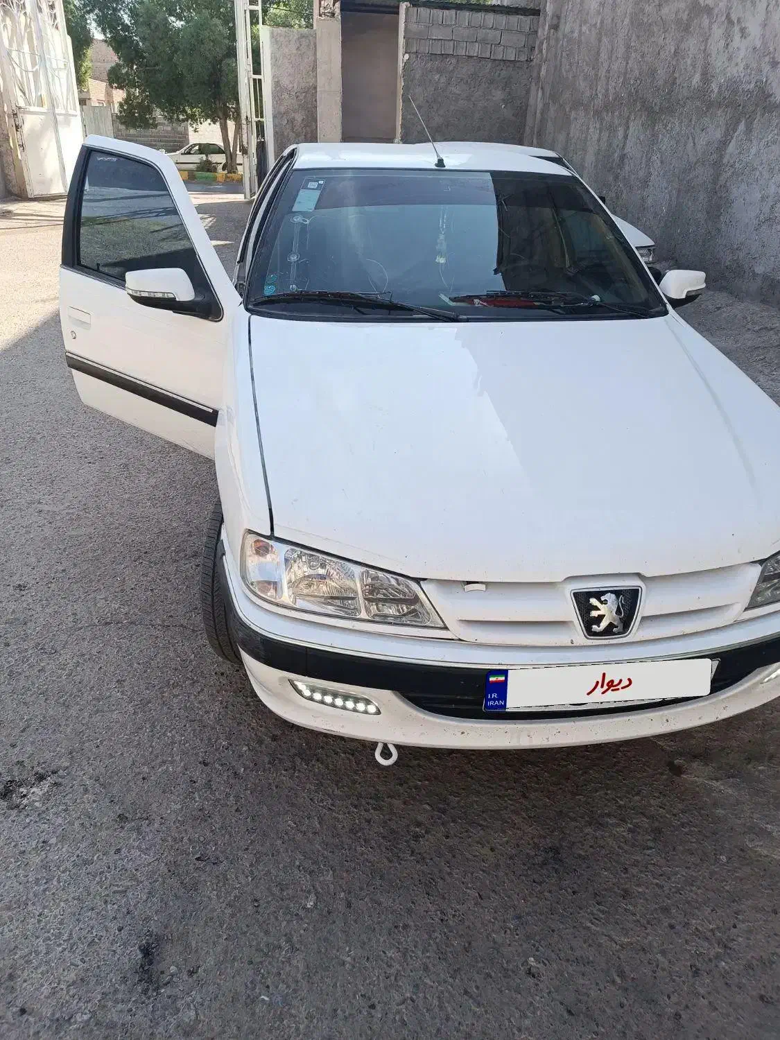 فروش فوری|خودرو سواری و وانت|ایرانشهر, |دیوار