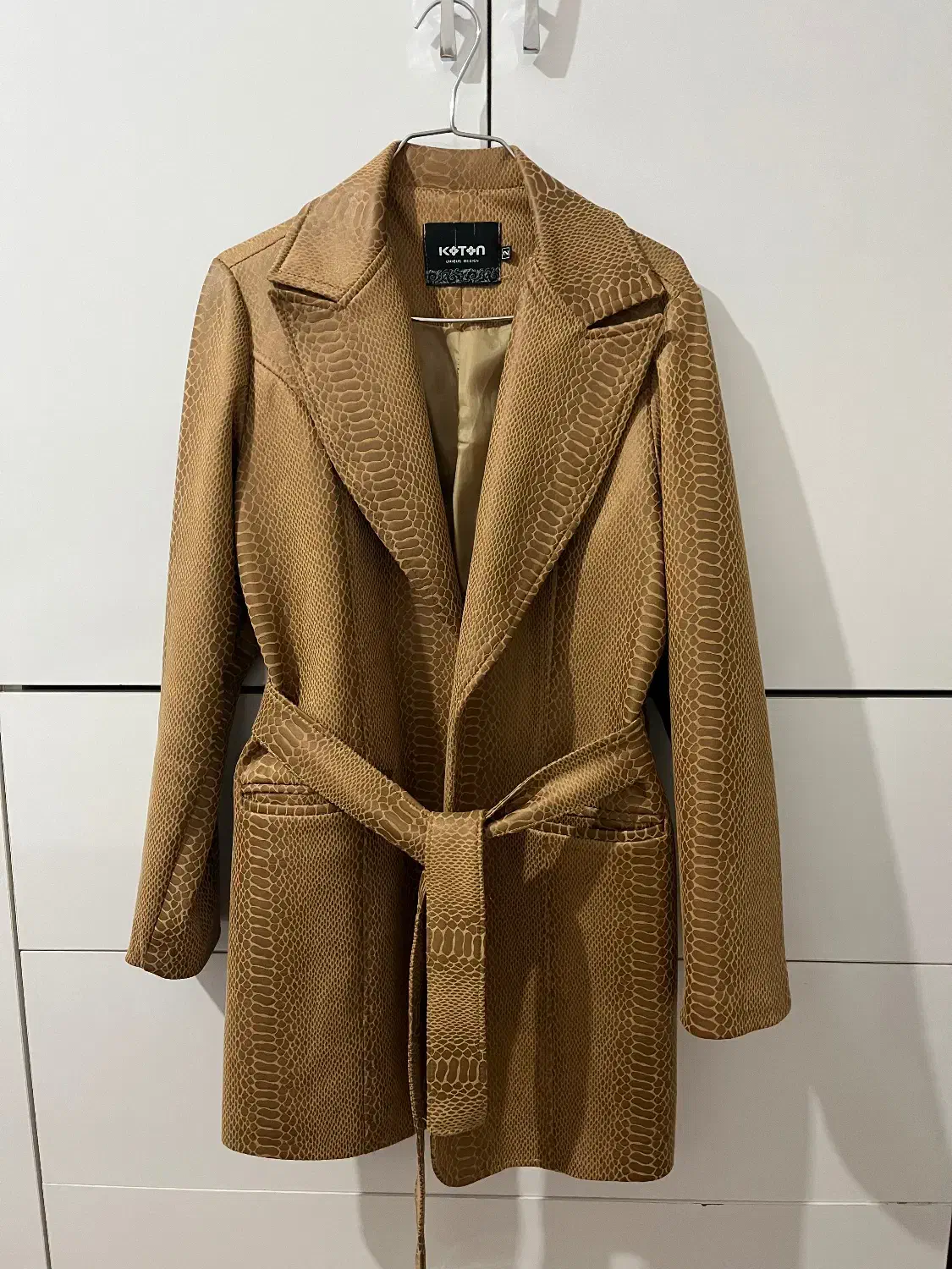 بارانی|لباس|کلیبر, |دیوار