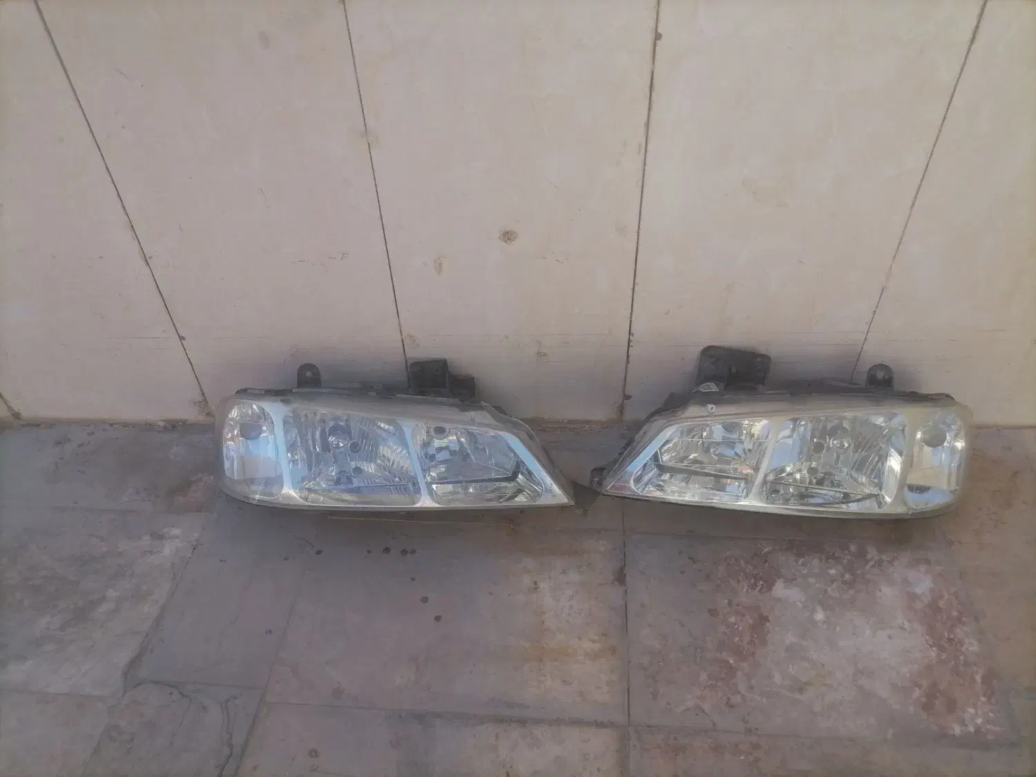 چراغ جلو پارس|قطعات یدکی و لوازم جانبی|آباده, |دیوار