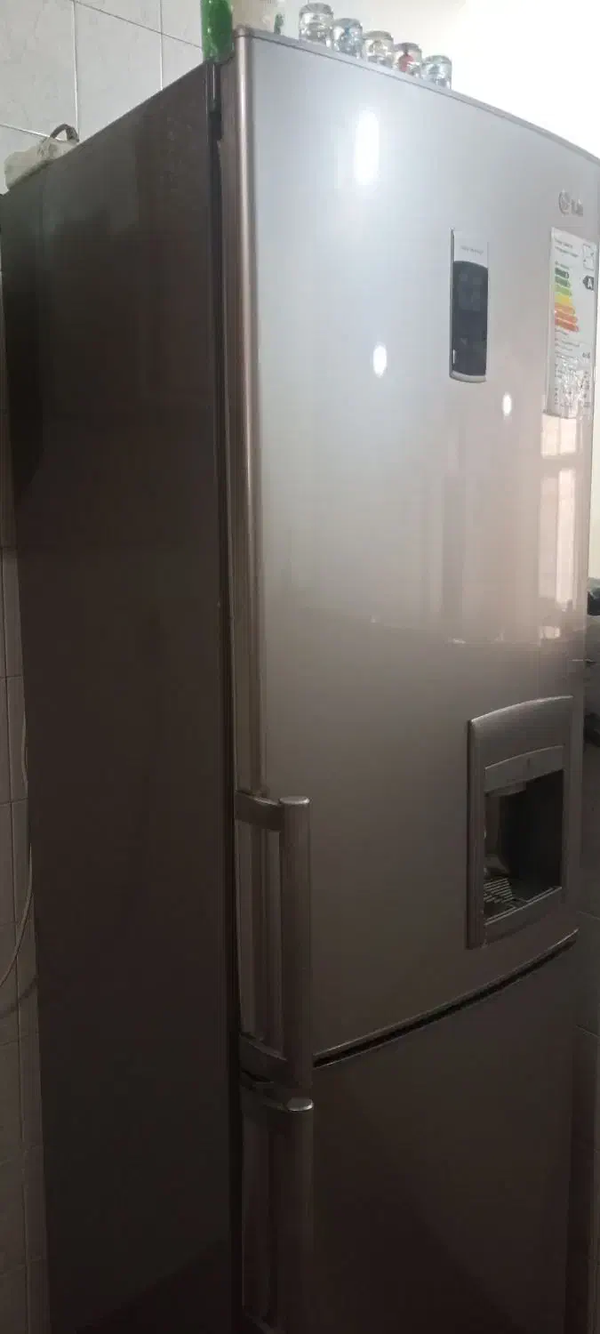 یخچال فریزر ال جی نوخریدار واقعی تماس گرفته شود|یخچال و فریزر|شاهین‌شهر, نظامی|دیوار