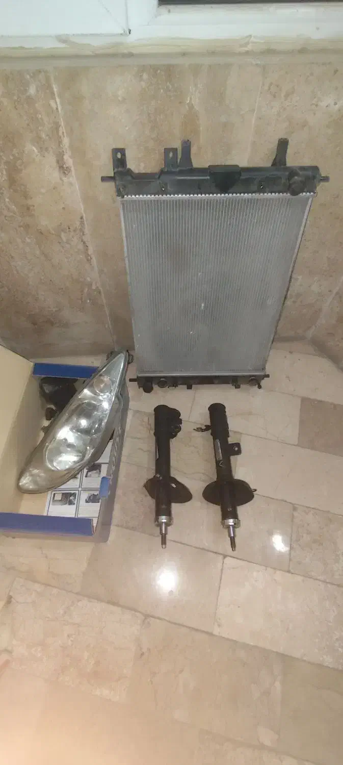 رادیات ماشین x22 کمک فنر x22 چراغ جلو 206|قطعات یدکی و لوازم جانبی|ری, دیلمان|دیوار