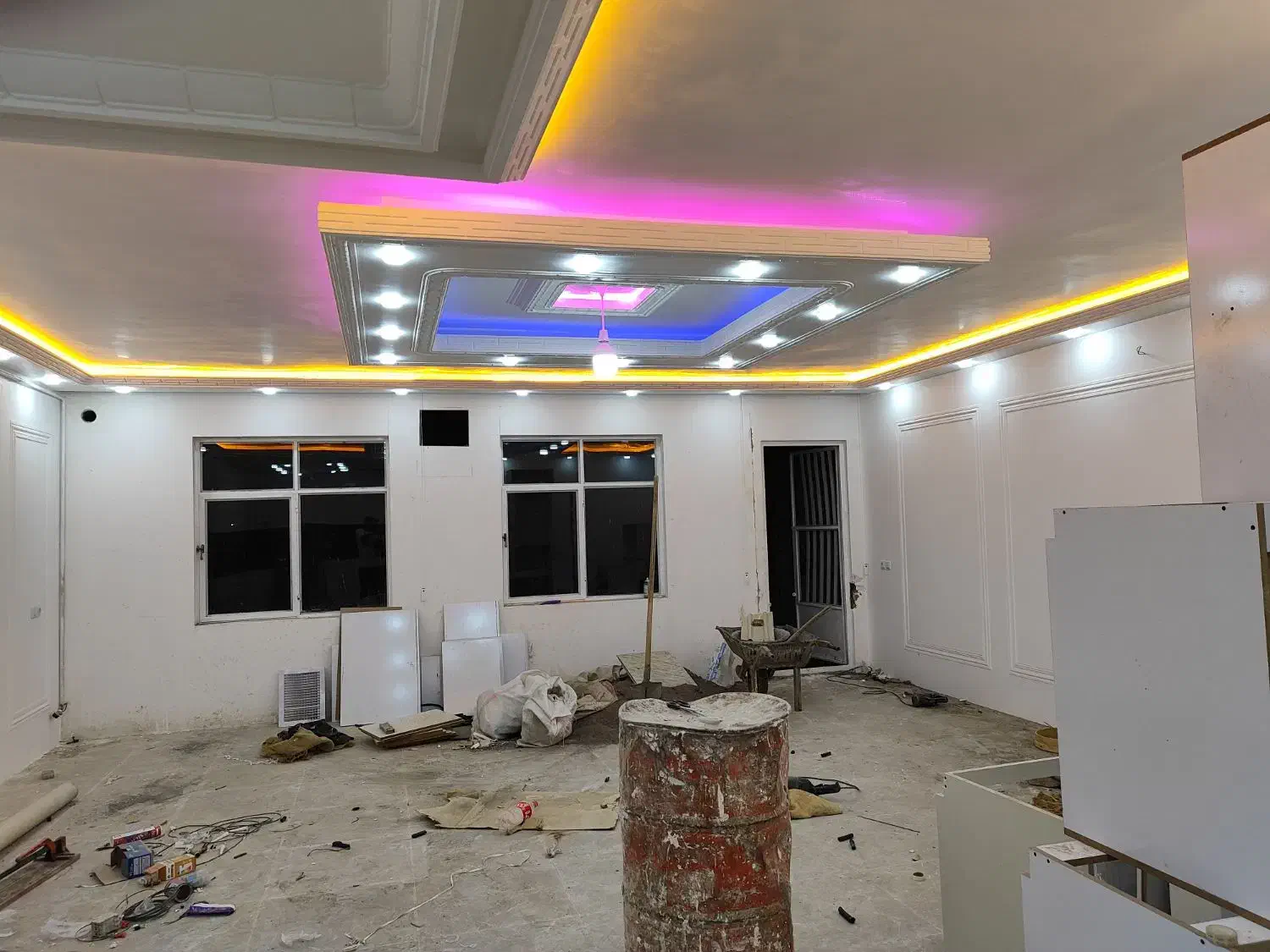 تاسیسات  جوشکاری و رنگ امیزی|خدمات پیشه و مهارت|کرمان, |دیوار