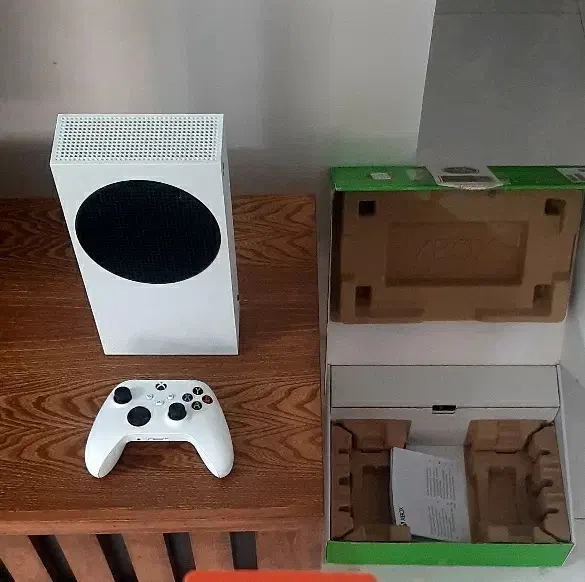 Xbox series s  ایکس باکس سری اس|کنسول، بازی ویدئویی و آنلاین|بجنورد, |دیوار