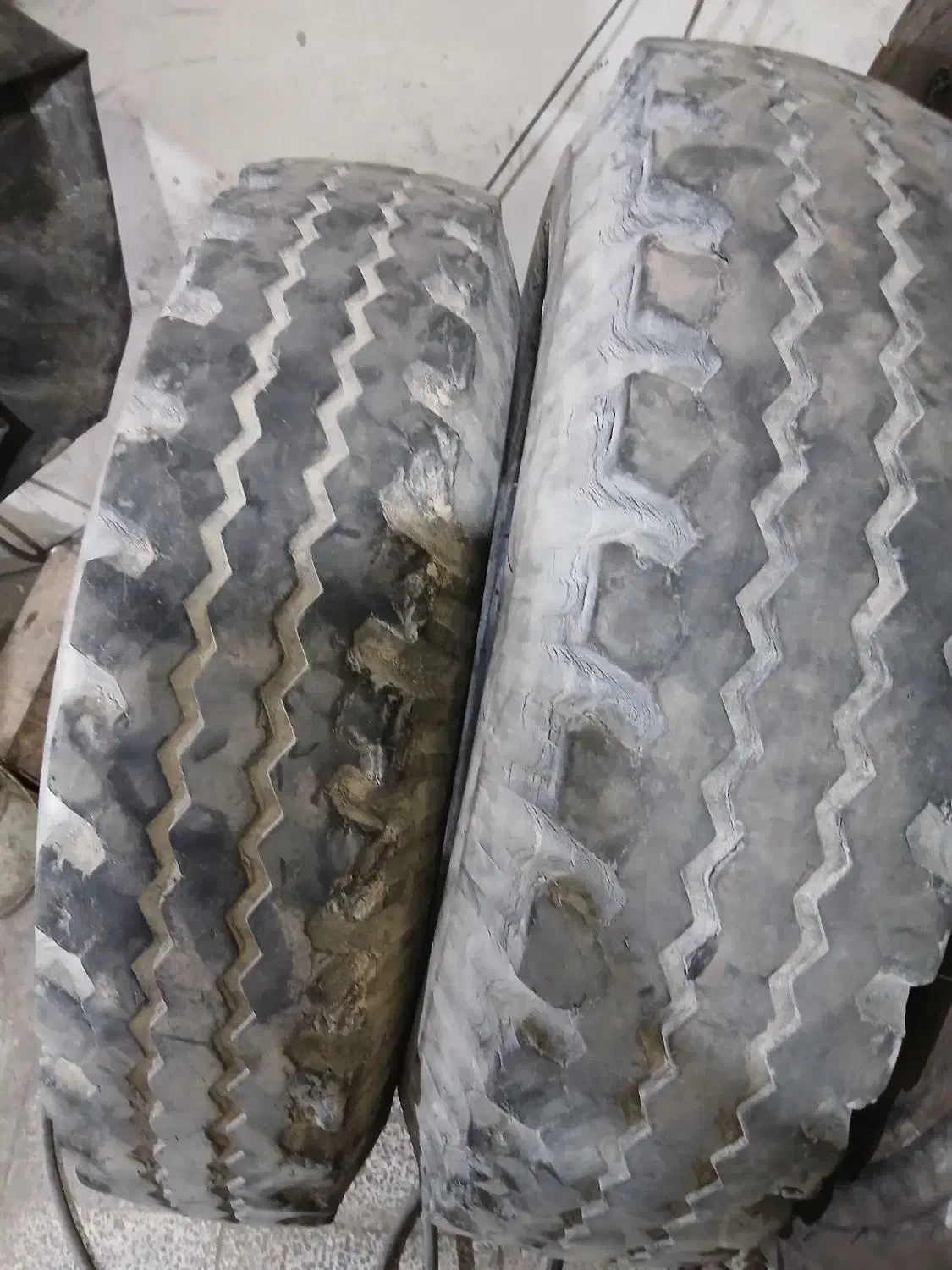 لاستیک ۱۰۰۰/۲۰ دنا سالم در حد ۵۰ درصد|قطعات یدکی و لوازم جانبی|بندر کنگان, |دیوار