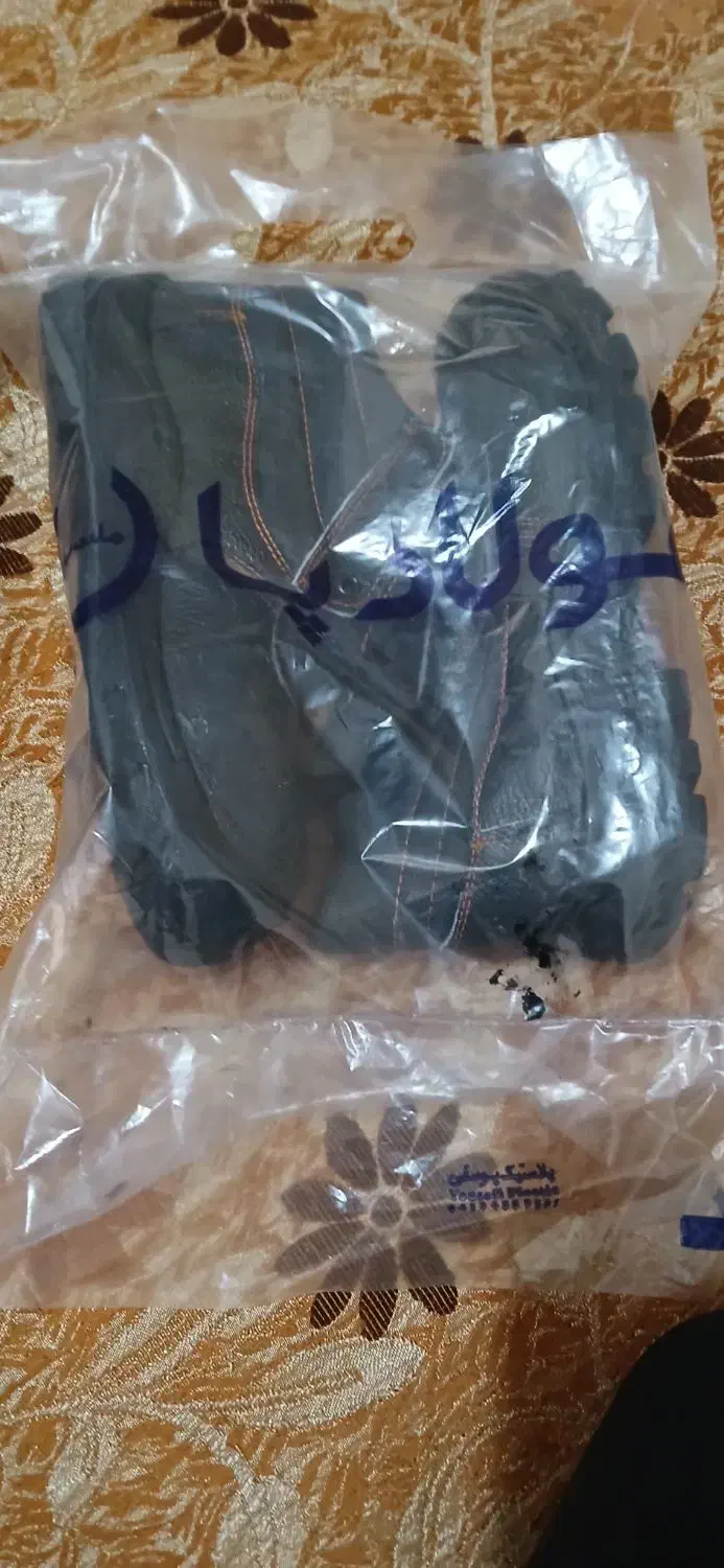 کفش|لباس|تربت جام, جامرود|دیوار