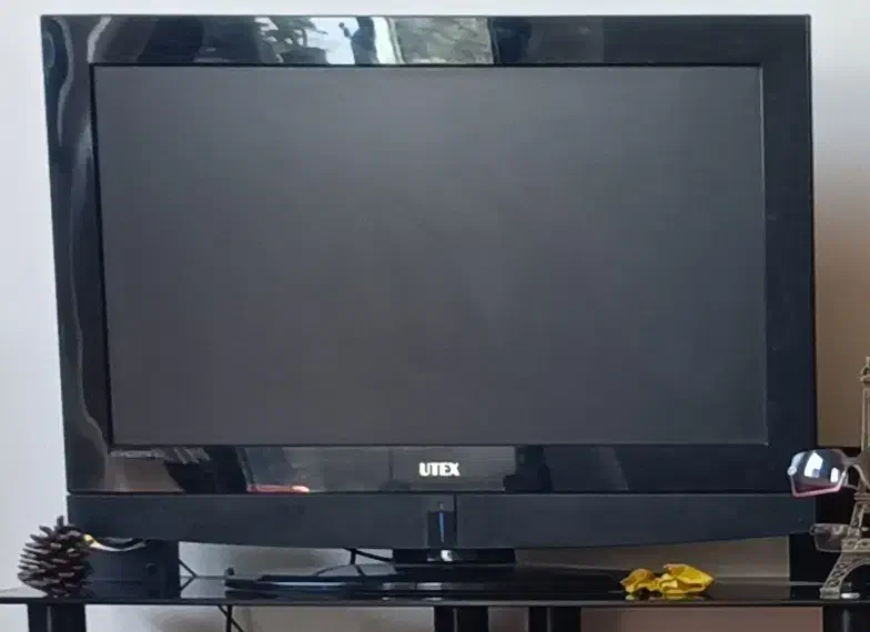 تلوزیون یوتکس|تلویزیون و پروژکتور|محمدشهر, هزار واحدی|دیوار