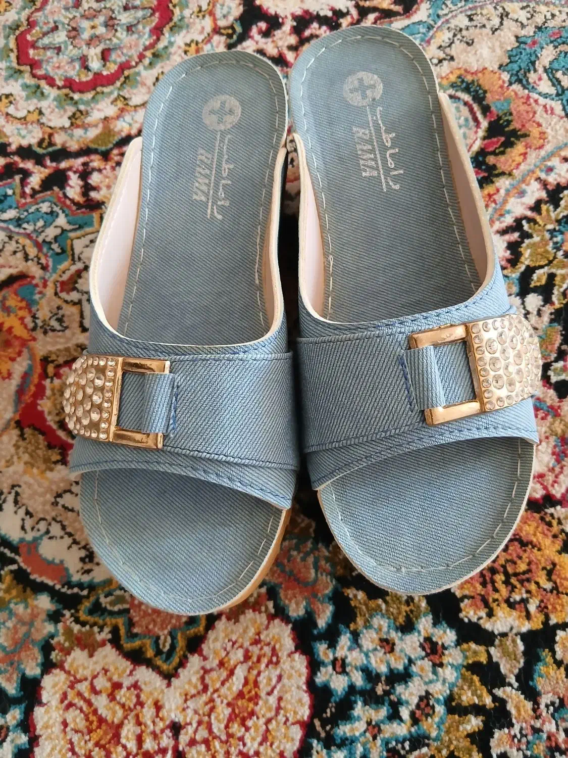 دمپایی|کیف، کفش، کمربند|ویسیان, |دیوار